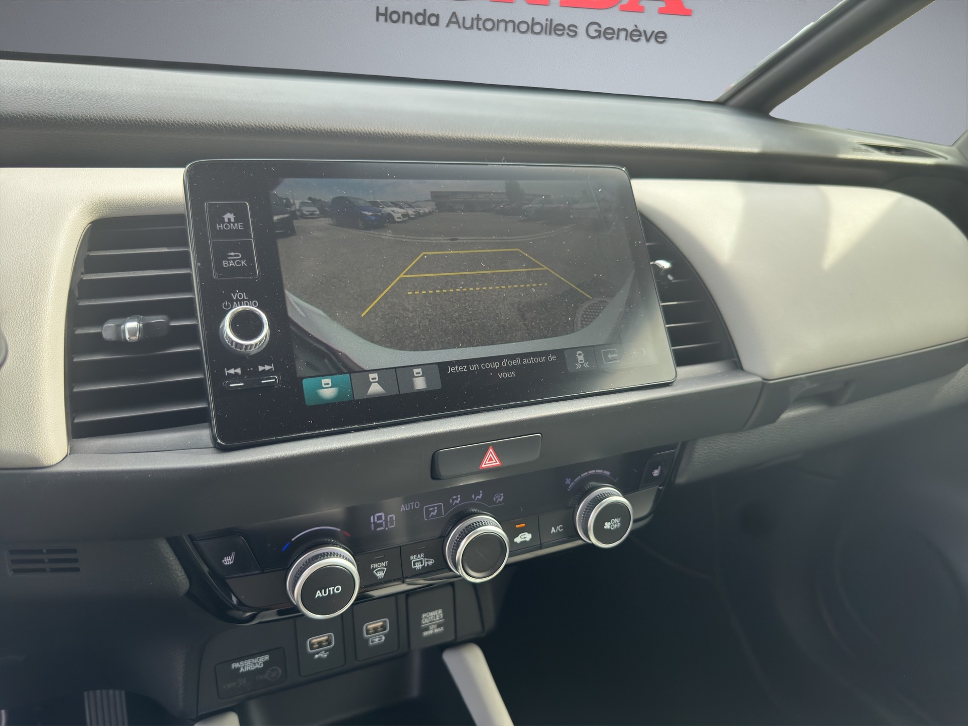 HONDA Jazz 1.5 i-MMD Executive-image-15