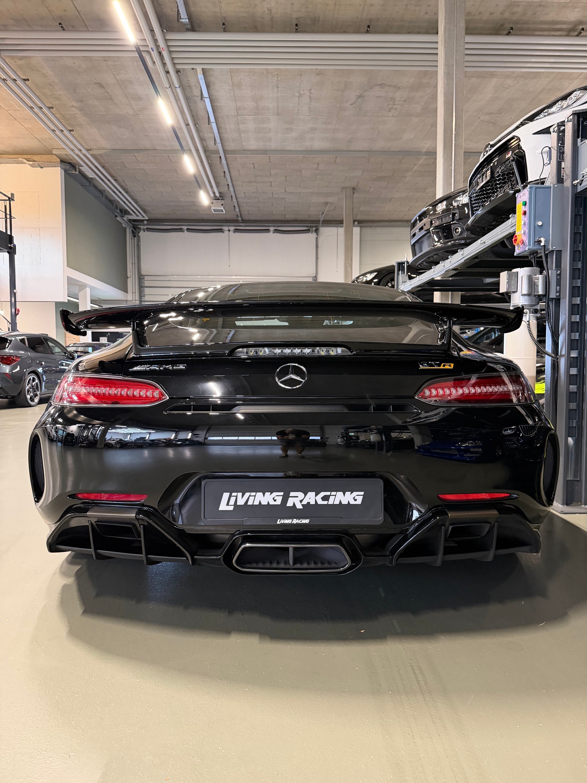 MERCEDES-BENZ AMG GT R Speedshift DCT-image-3