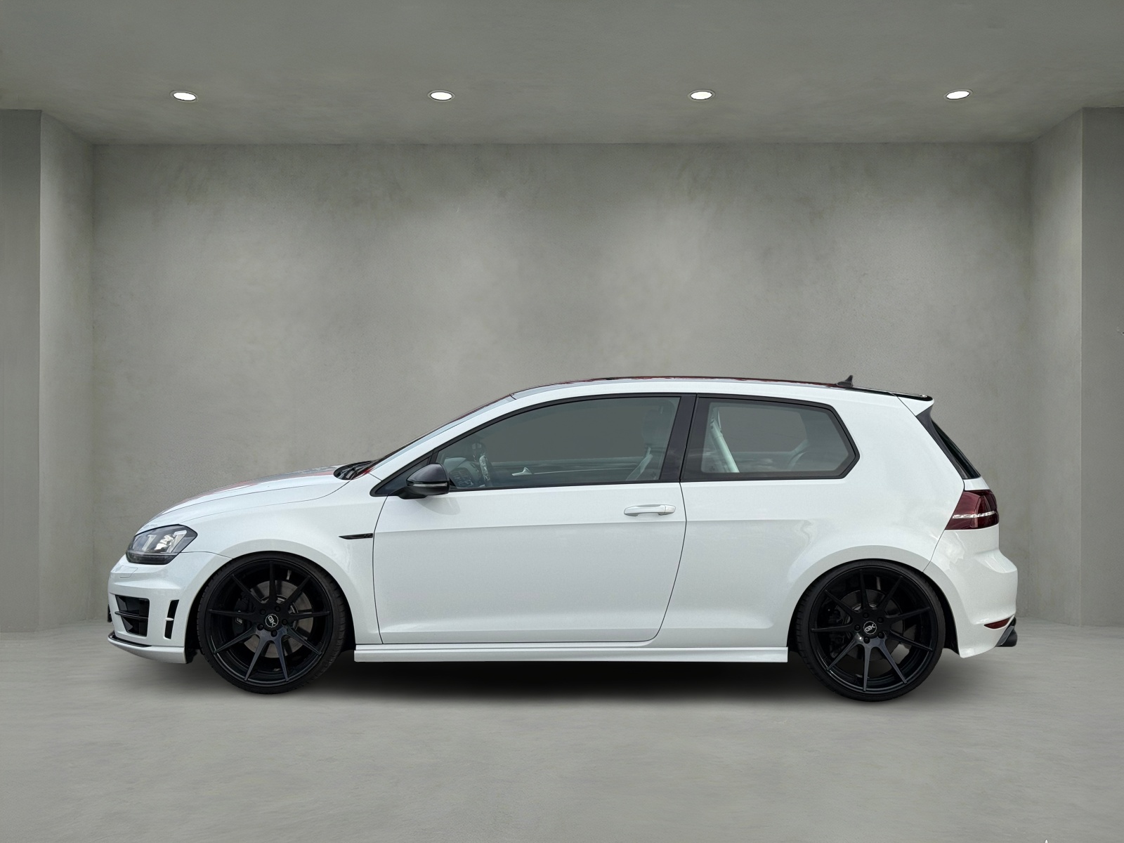 VW Golf 2.0 TSI R 4Motion DSG-showroom-element-1