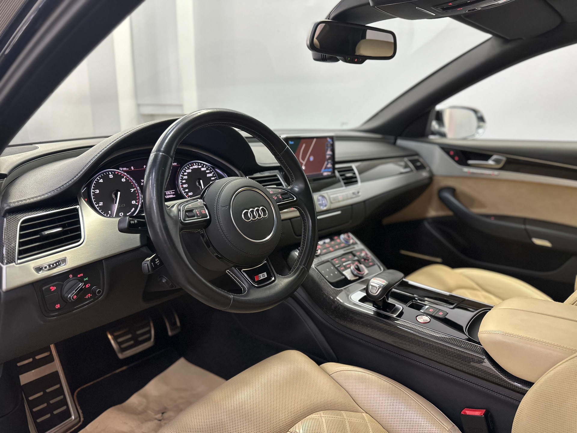 AUDI S8 4.0 TFSI V8 quattro tiptronic-image-10