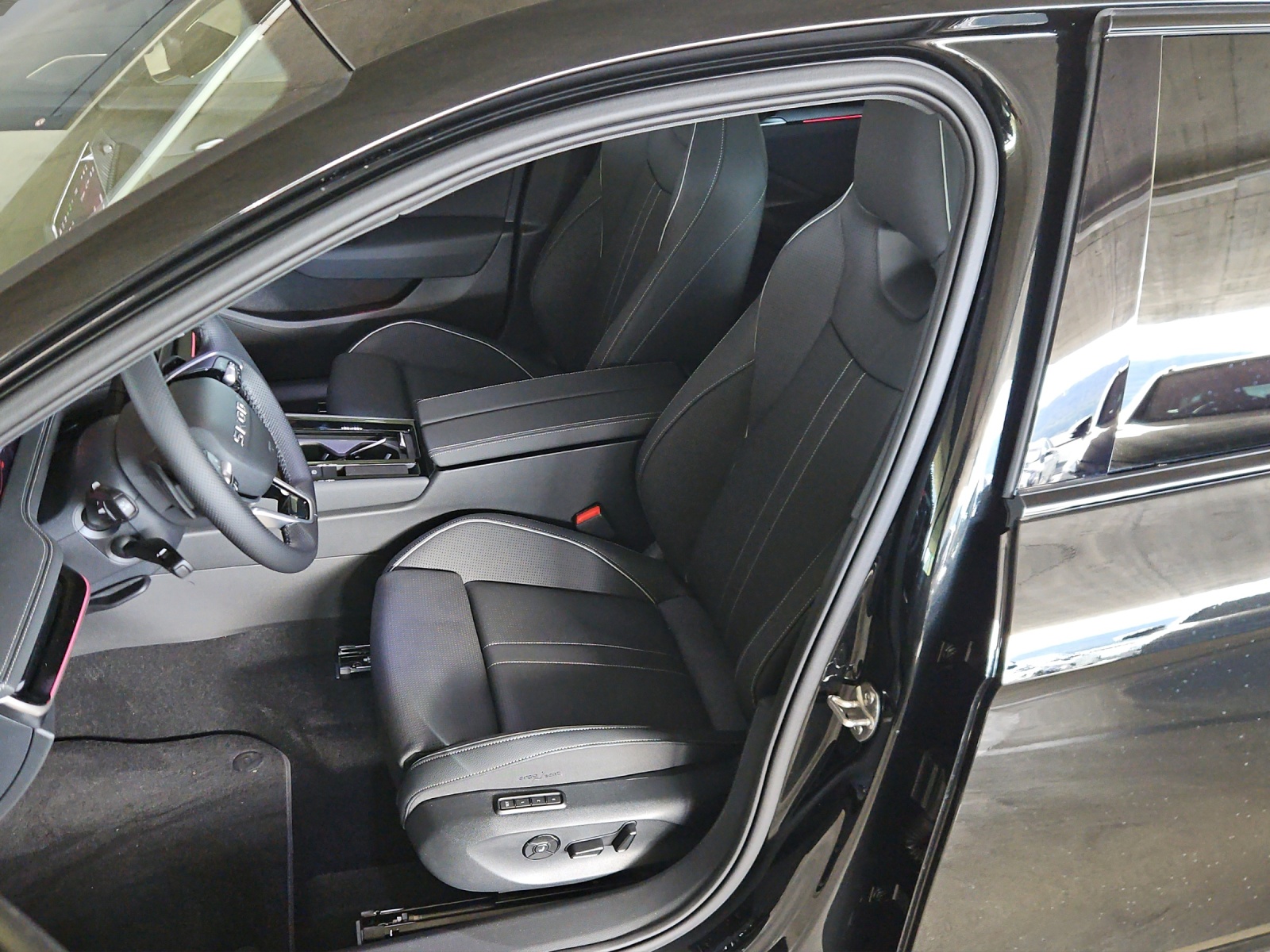 SKODA Superb Combi 2.0 TSI Sportline 4x4 DSG-image-8