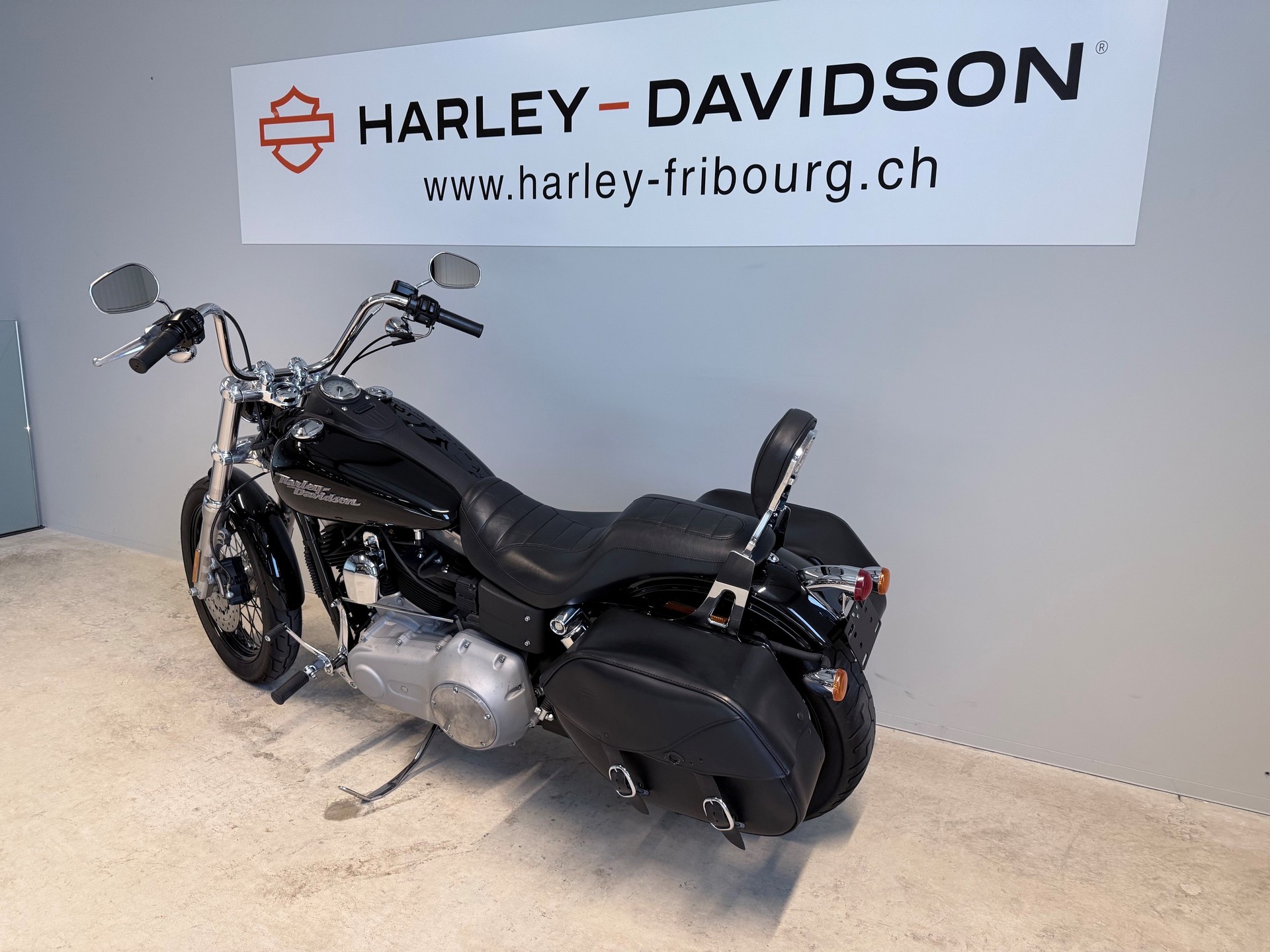 HARLEY-DAVIDSON FXDBI Dyna Street Bob-image-3