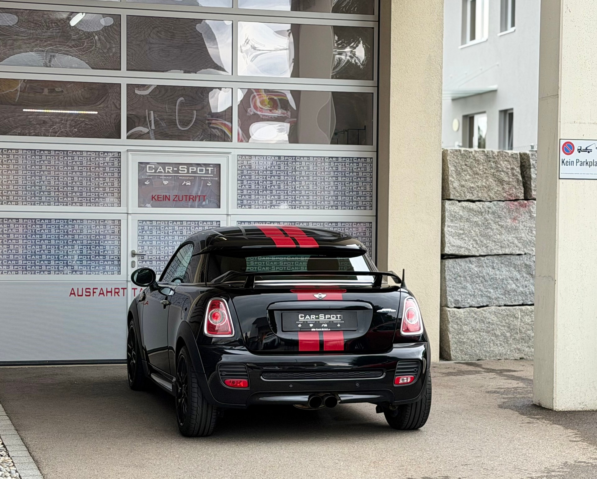 MINI Cooper John Cooper Works Coupé-image-5