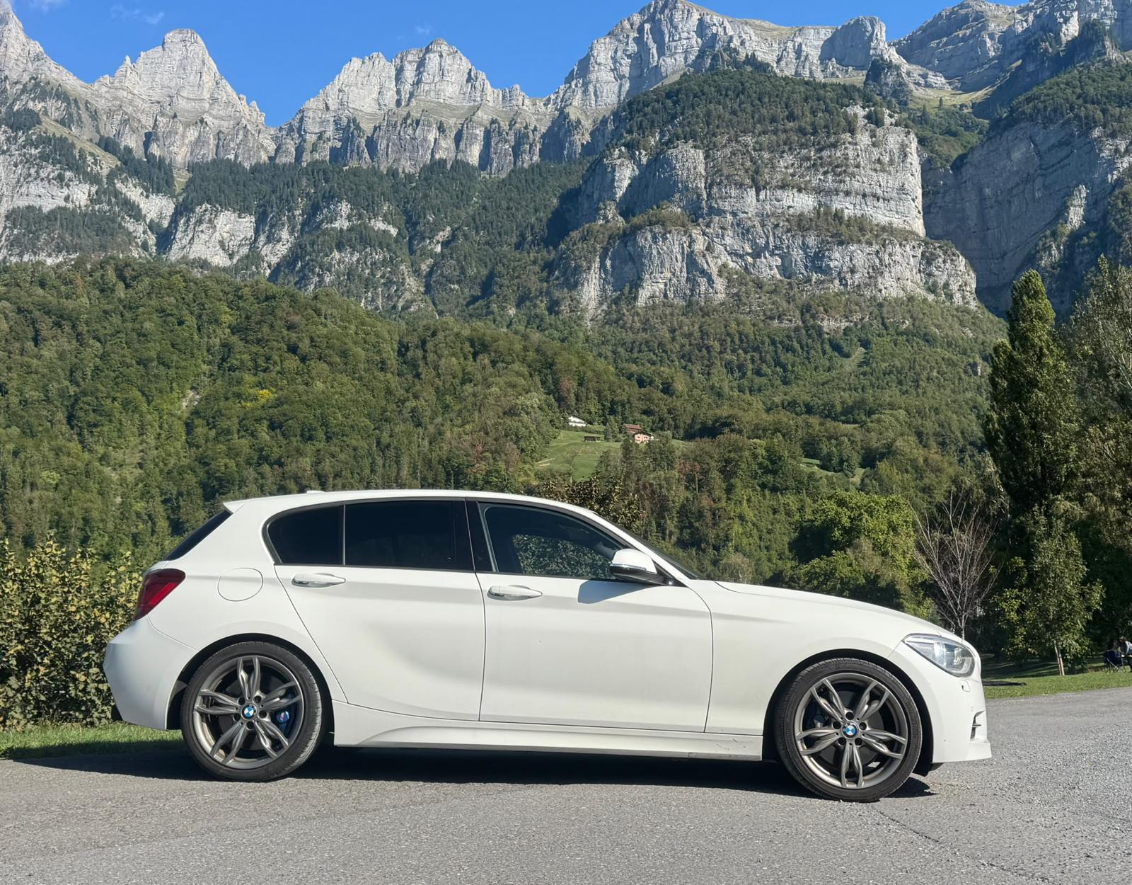 BMW M135i xDrive Steptronic-image-4