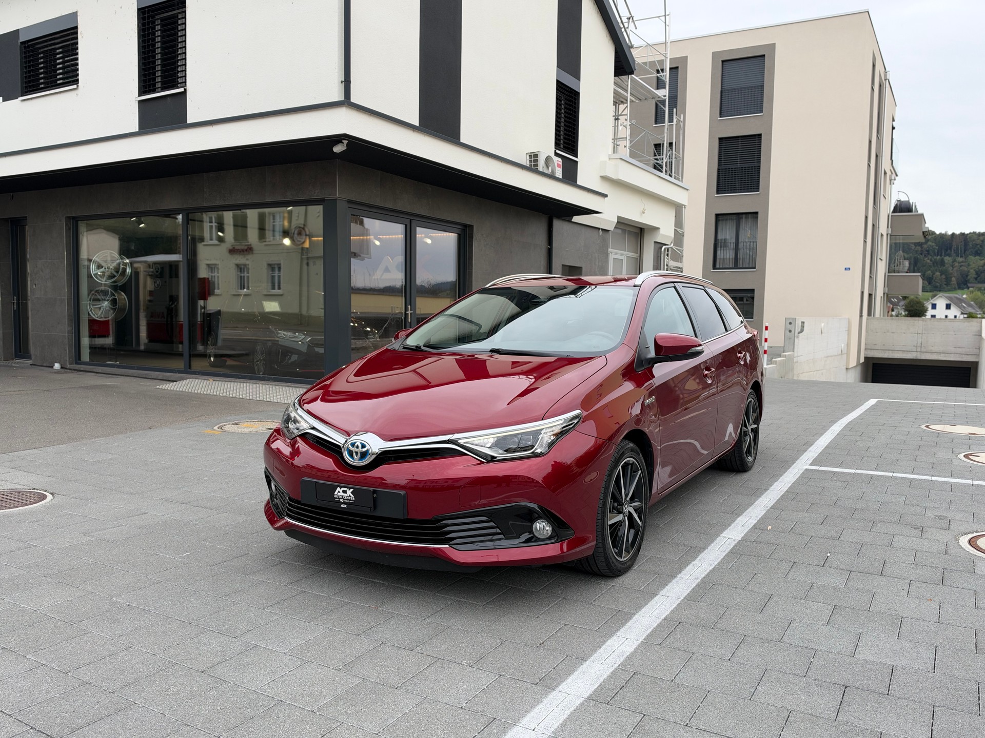 TOYOTA Auris Touring Sports 1.8 HSD Style e-CVT
