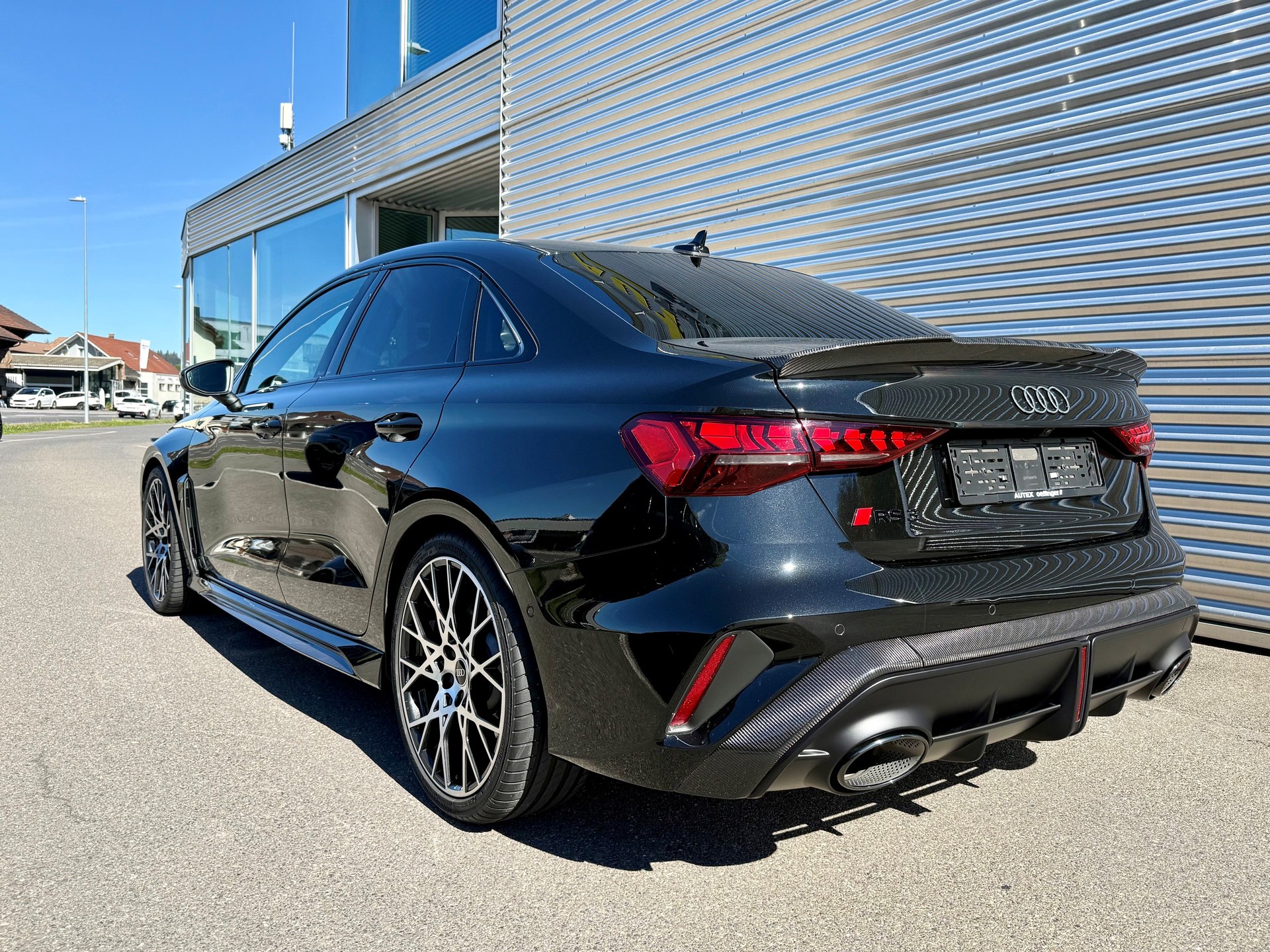AUDI RS3 Limousine 2.5 TSI quattro S-tronic-showroom-element-1