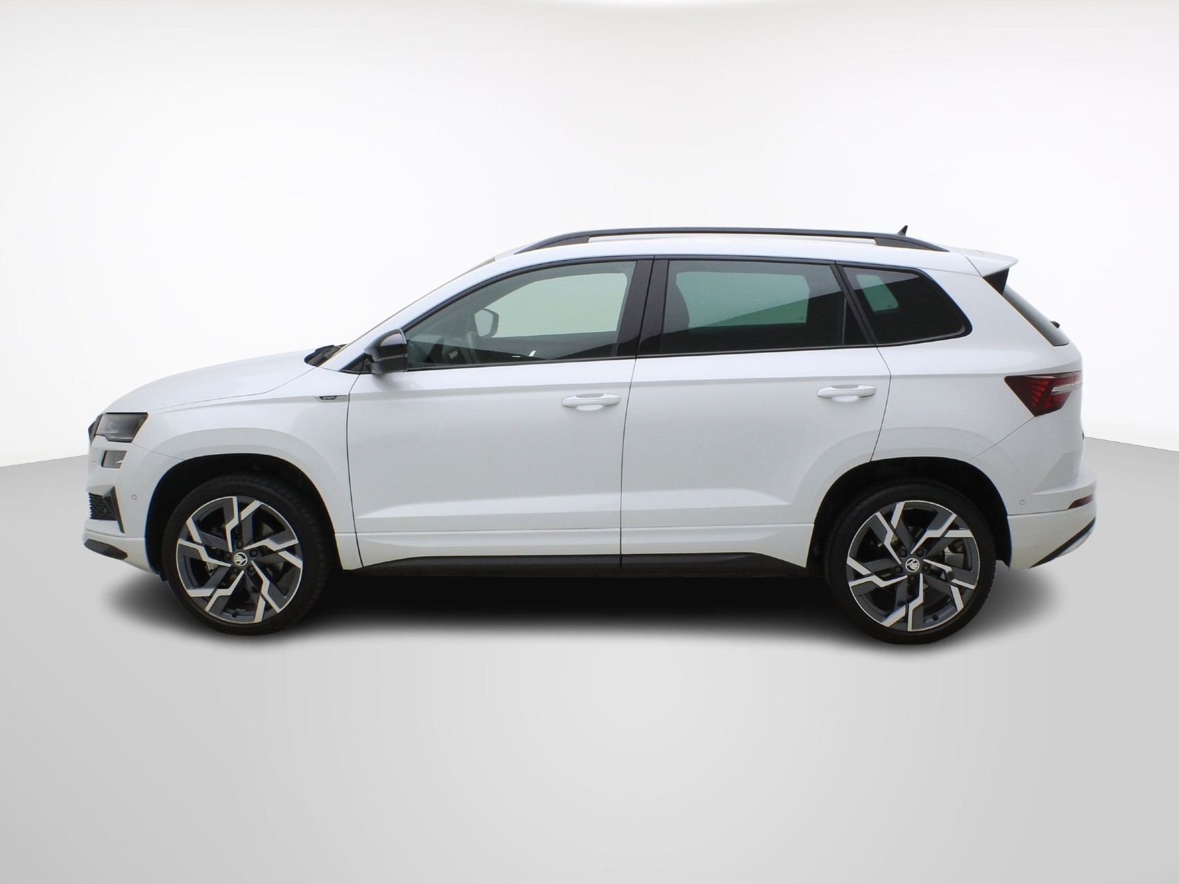 SKODA Karoq 1.5 TSI DSG Sport Line-showroom-element-2