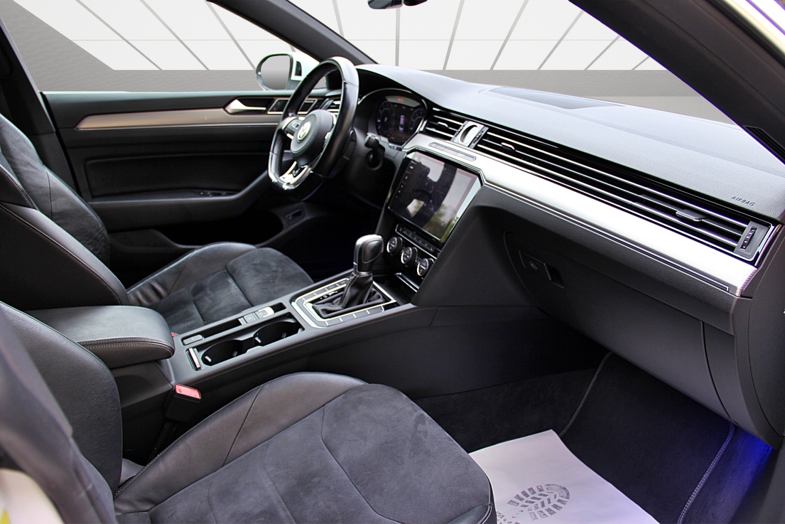 VW Arteon 2.0 TSI BMT R-Line 4Motion DSG-image-12