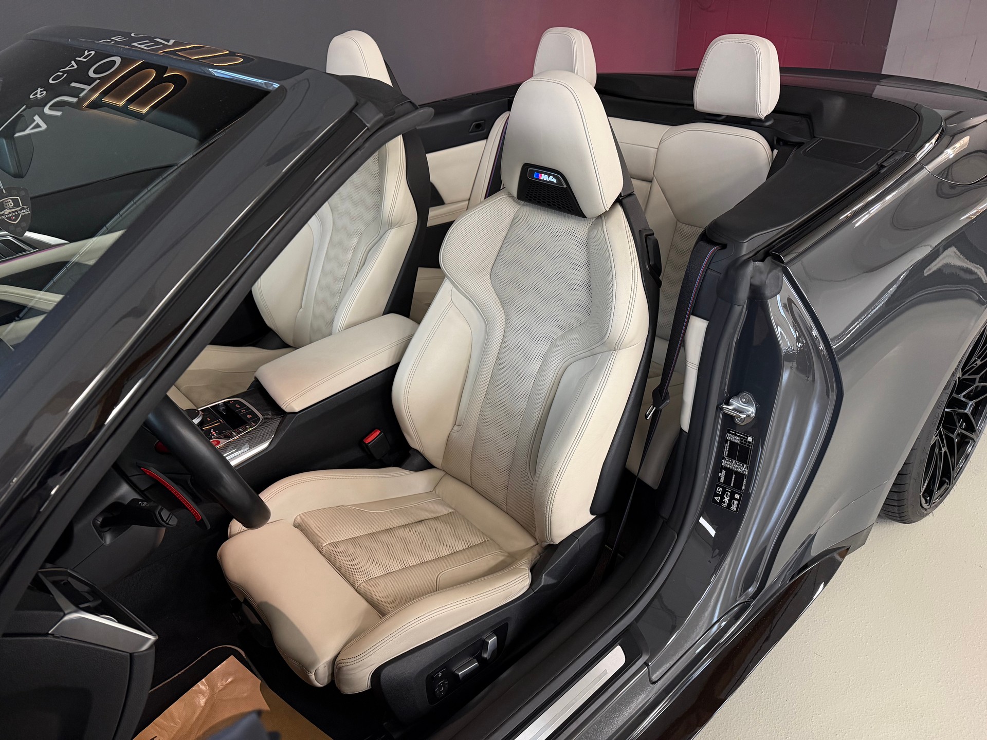BMW M4 Cabrio Competition M xDrive-image-13