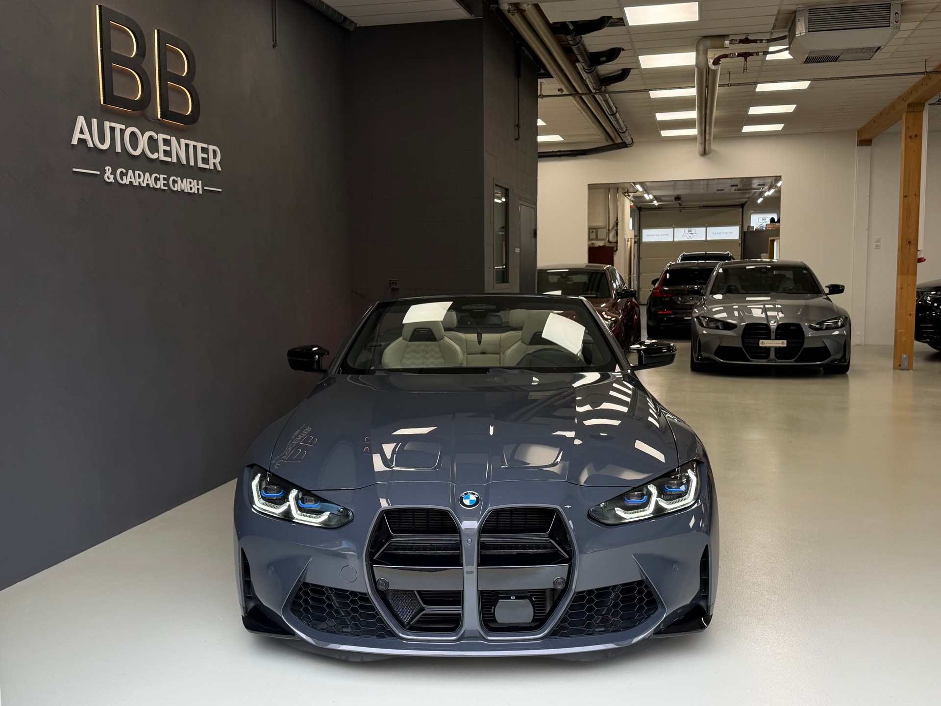 BMW M4 Cabrio Competition M xDrive-image-10