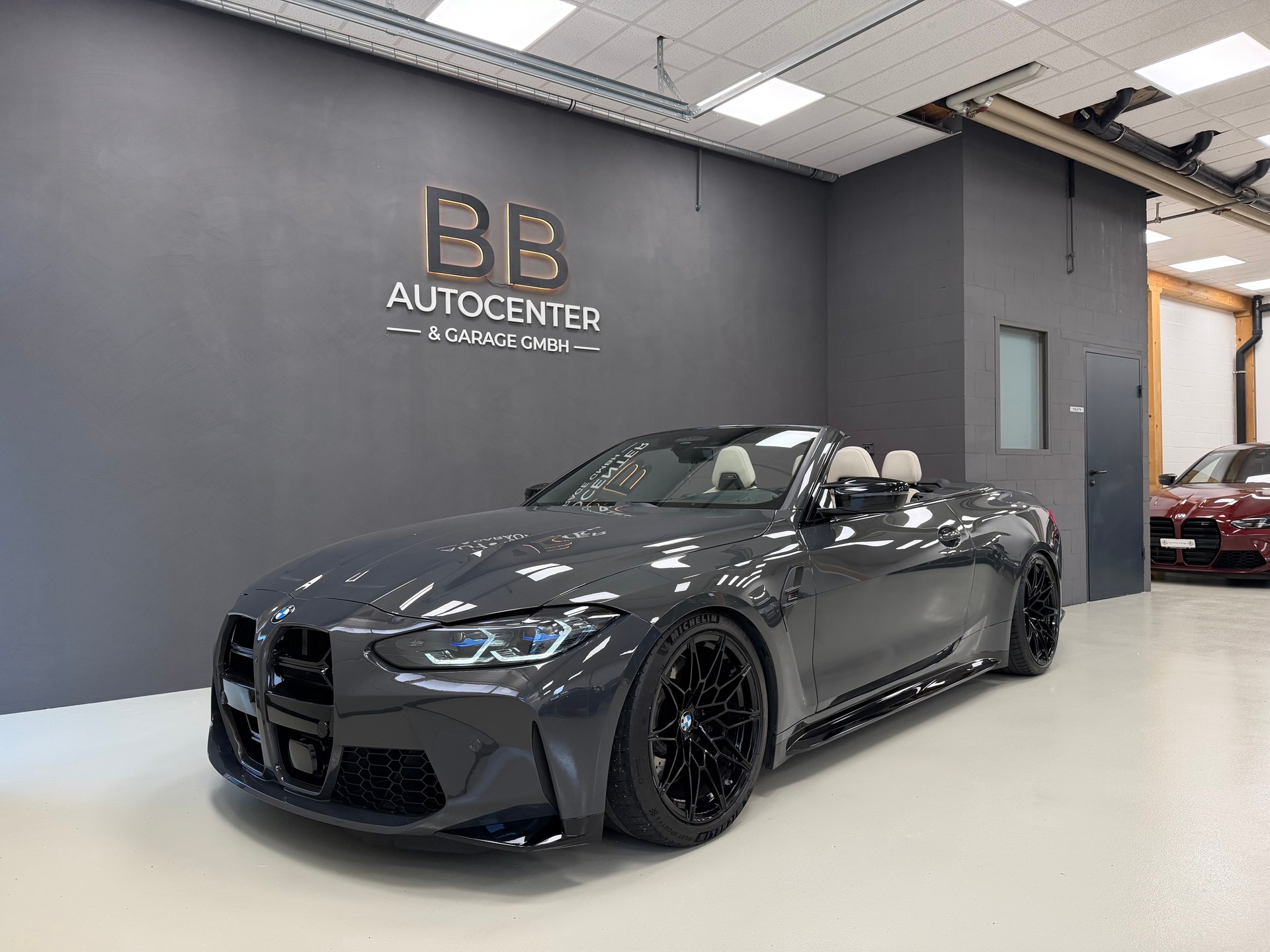 BMW M4 Cabrio Competition M xDrive-showroom-element-1
