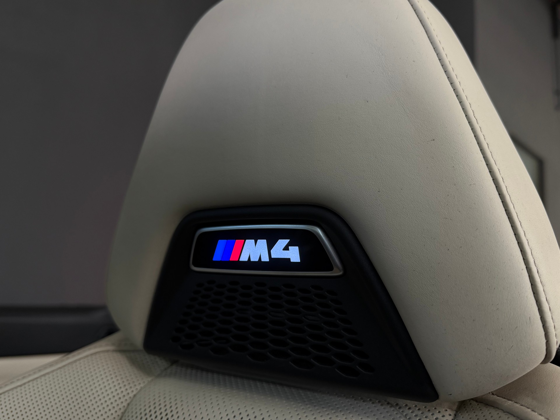 BMW M4 Cabrio Competition M xDrive-image-22
