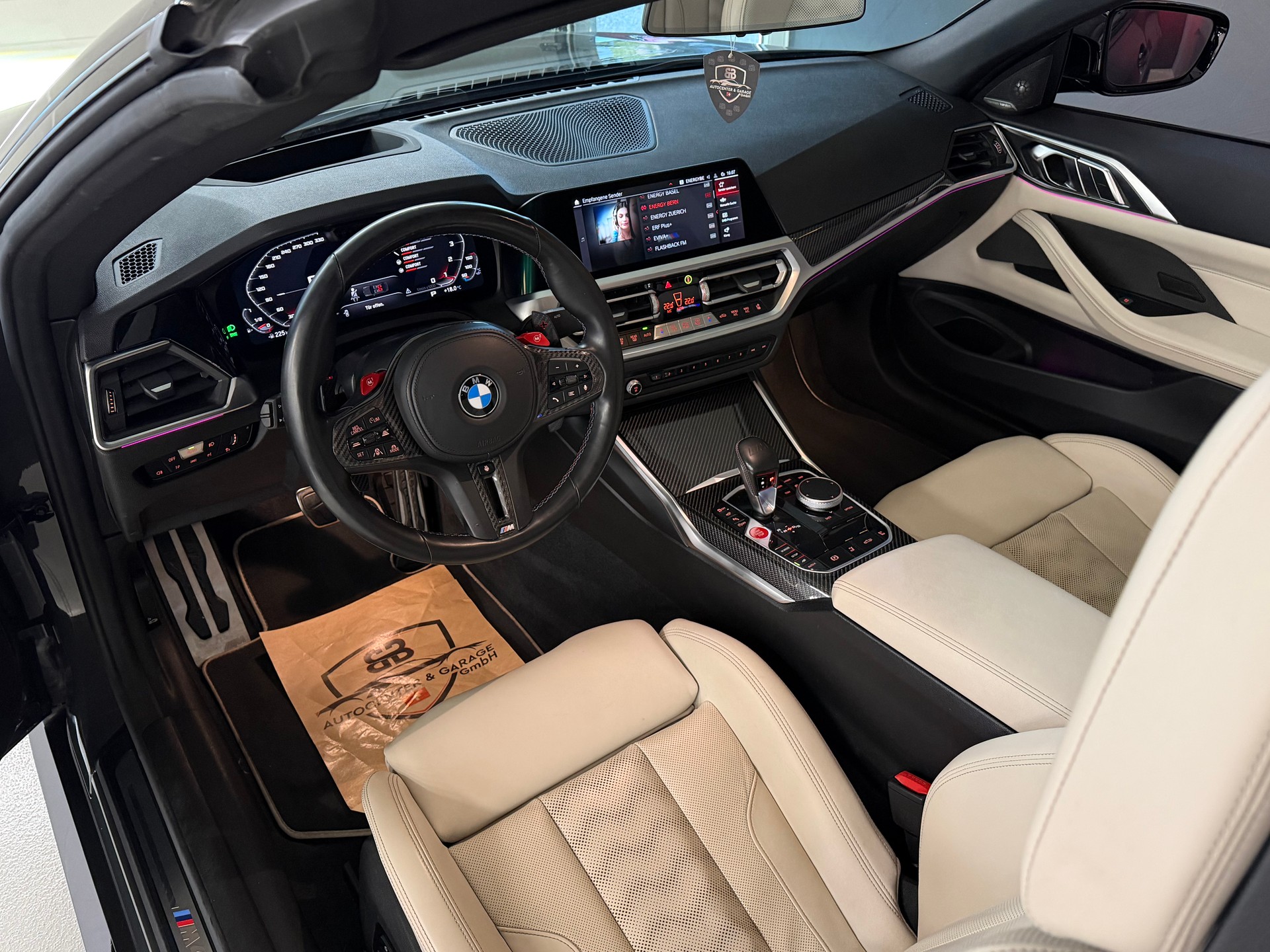 BMW M4 Cabrio Competition M xDrive-image-15