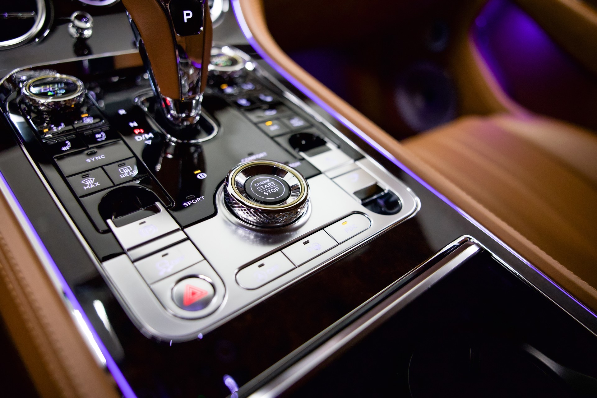 BENTLEY CONTINENTALental GT 4.0 V8 *CH-FHZ*-image-29