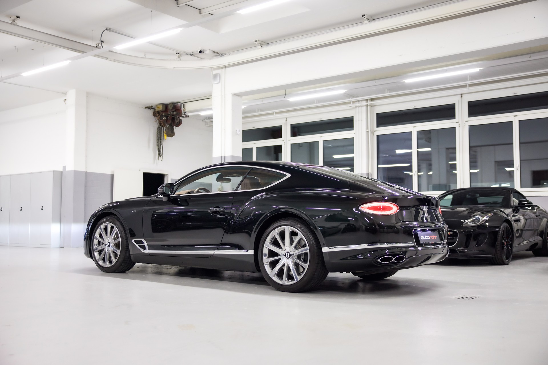 BENTLEY CONTINENTALental GT 4.0 V8 *CH-FHZ*-image-7