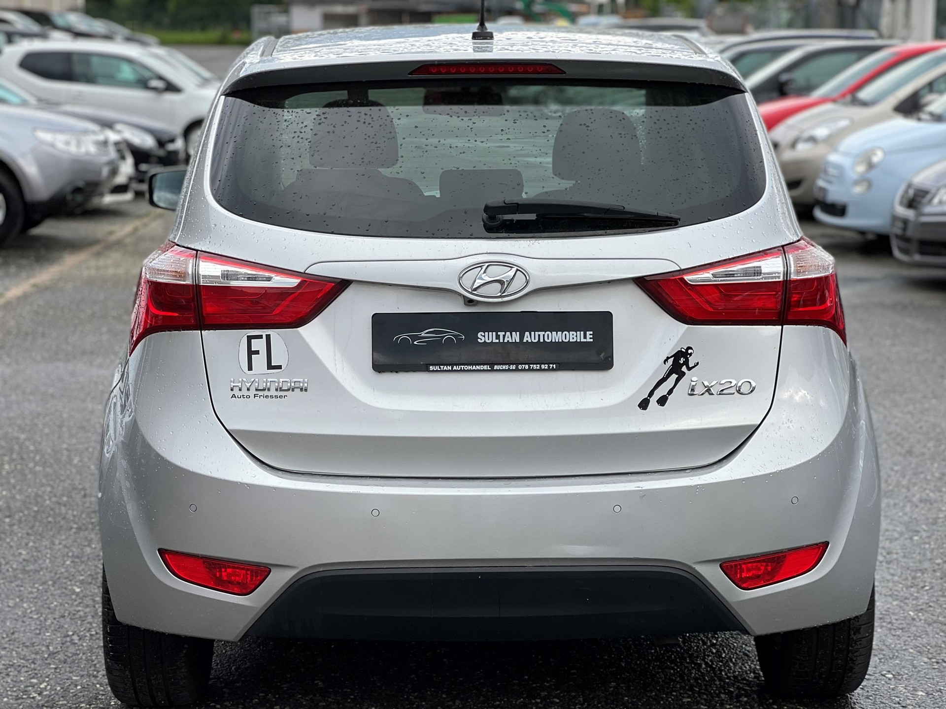 HYUNDAI iX20 1.6 CRDi Amplia-image-5