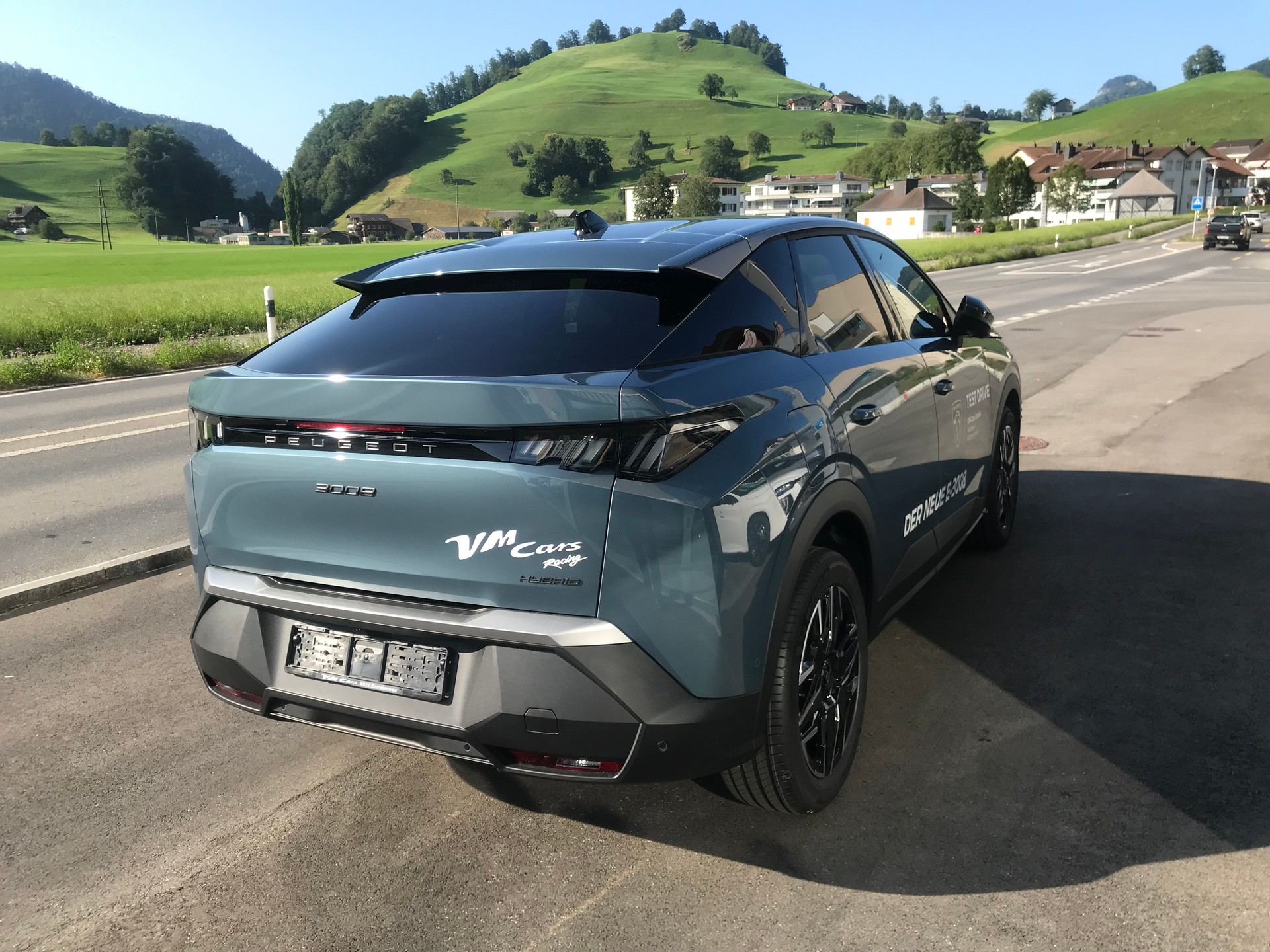 PEUGEOT 3008 136 e-DSC6 Hybrid Allure-showroom-element-2