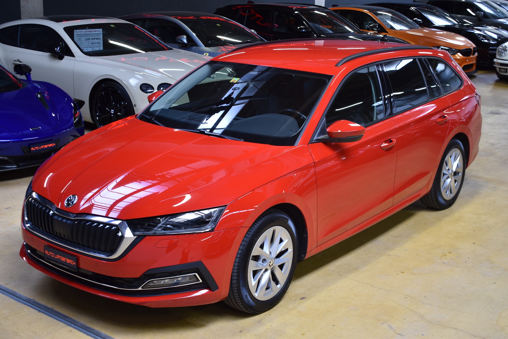 SKODA Octavia Combi 1.5 TSI mHEV DSG Style - Modell 2022-showroom-element-1
