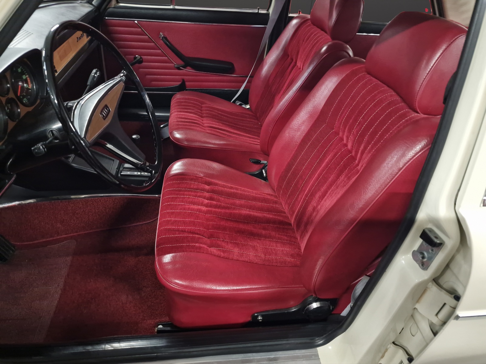 AUDI 100-image-9