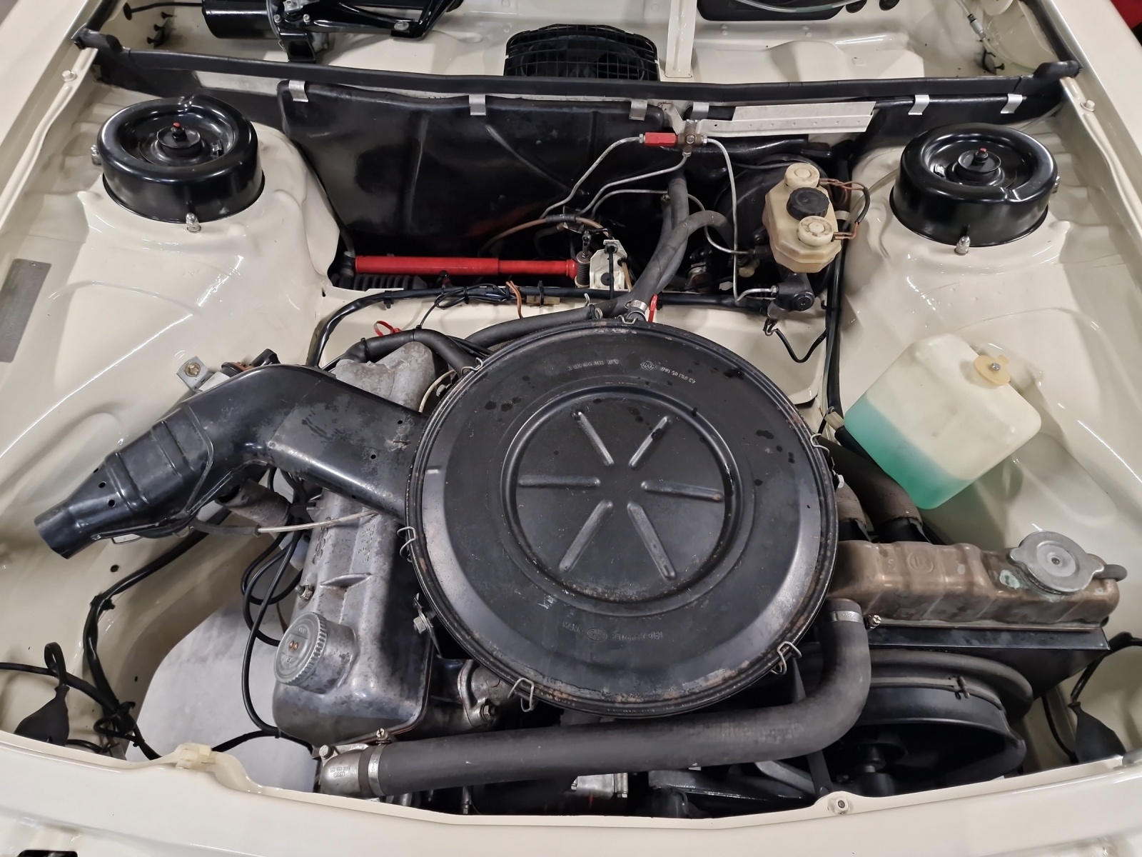 AUDI 100-image-14