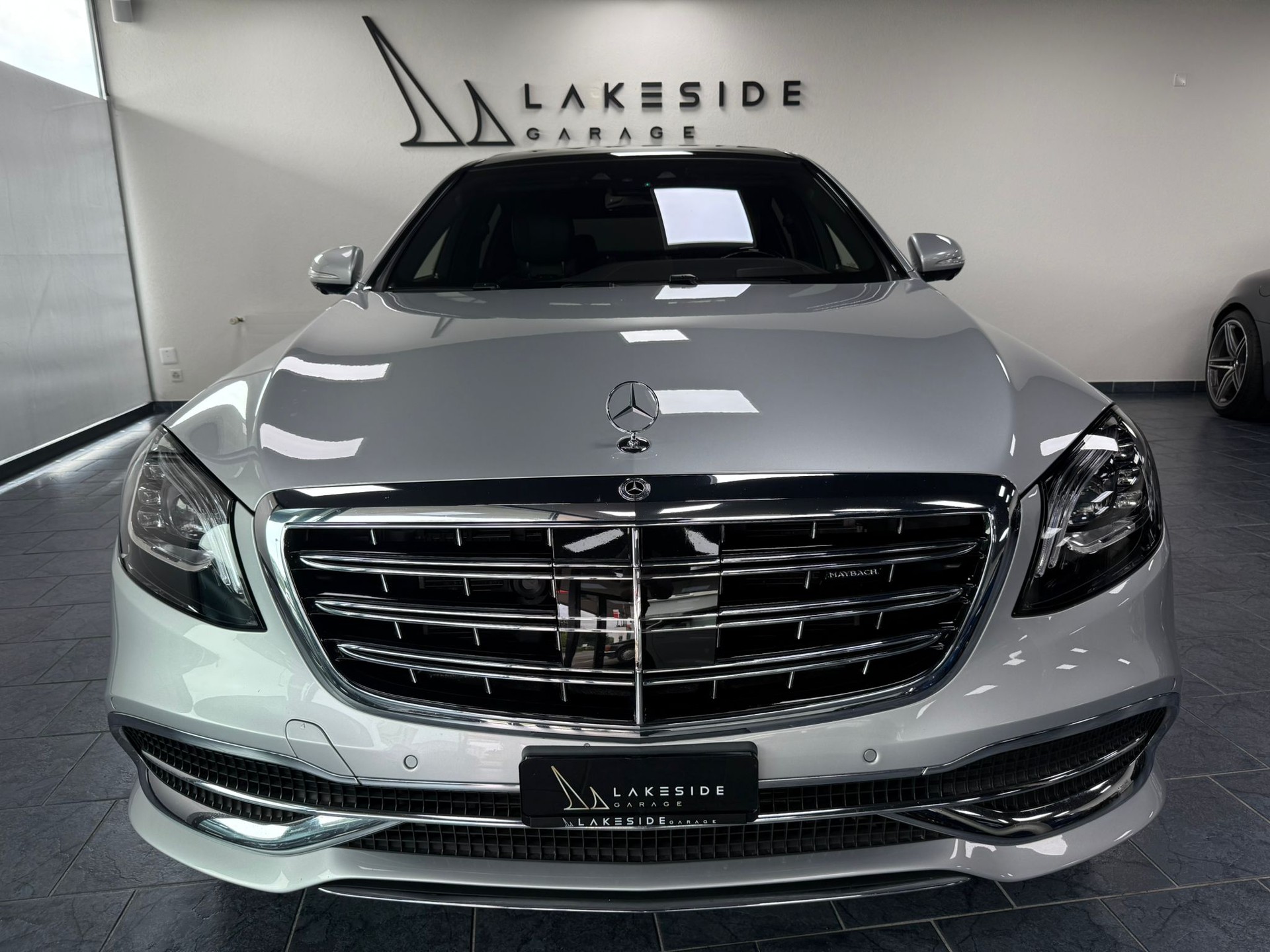 MERCEDES-BENZ S 560 Maybach 4Matic 9G-Tronic-showroom-element-1