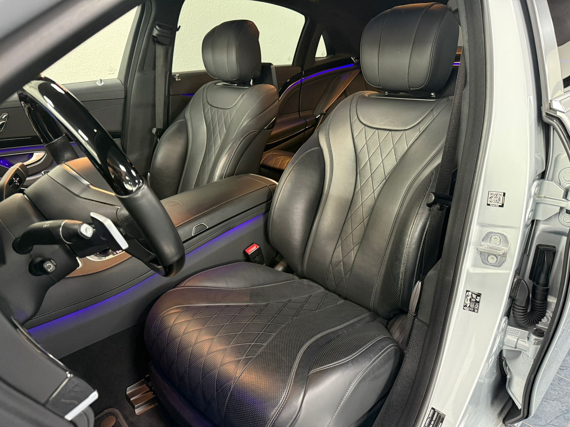 MERCEDES-BENZ S 560 Maybach 4Matic 9G-Tronic-image-13