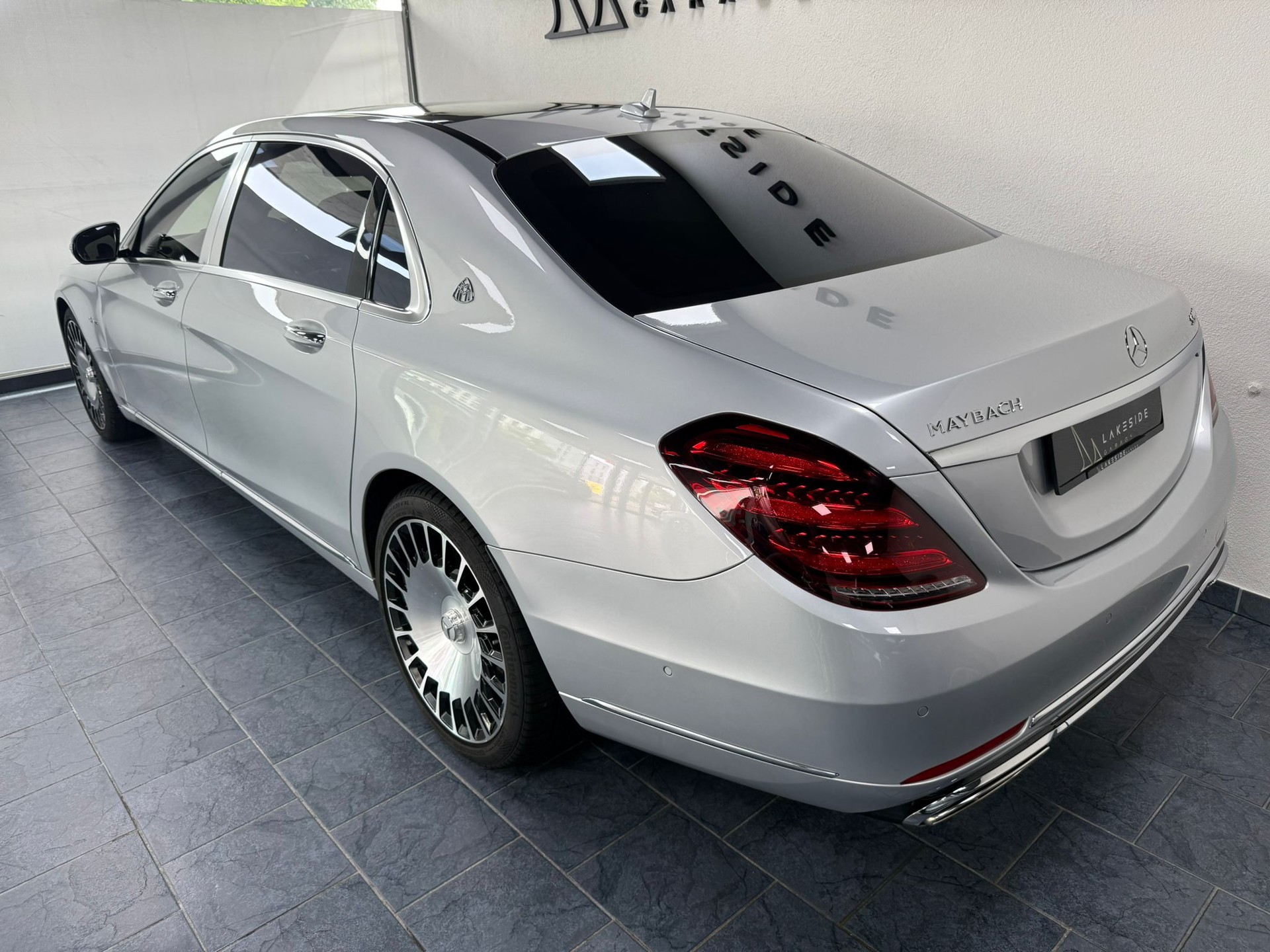 MERCEDES-BENZ S 560 Maybach 4Matic 9G-Tronic-image-5