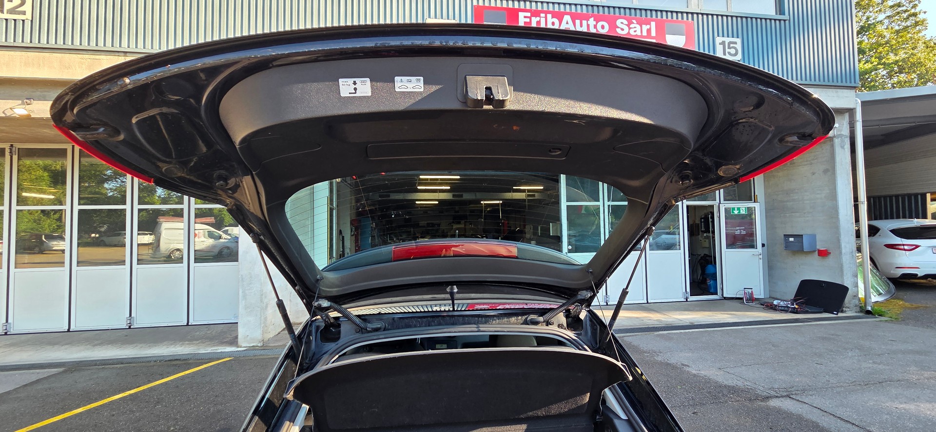 AUDI A1 1.6 TDI Ambition-image-6