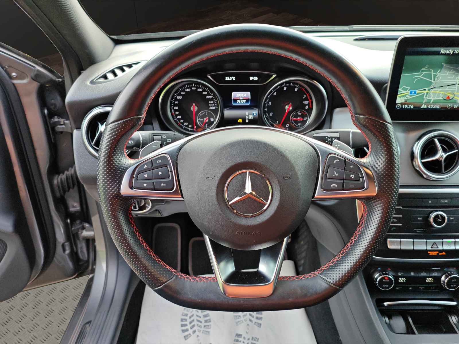 MERCEDES-BENZ GLA 200 AMG Line 7G-DCT [Expertise du jour + Garantie 12 mois + Service & Immat. Offerts]-image-10