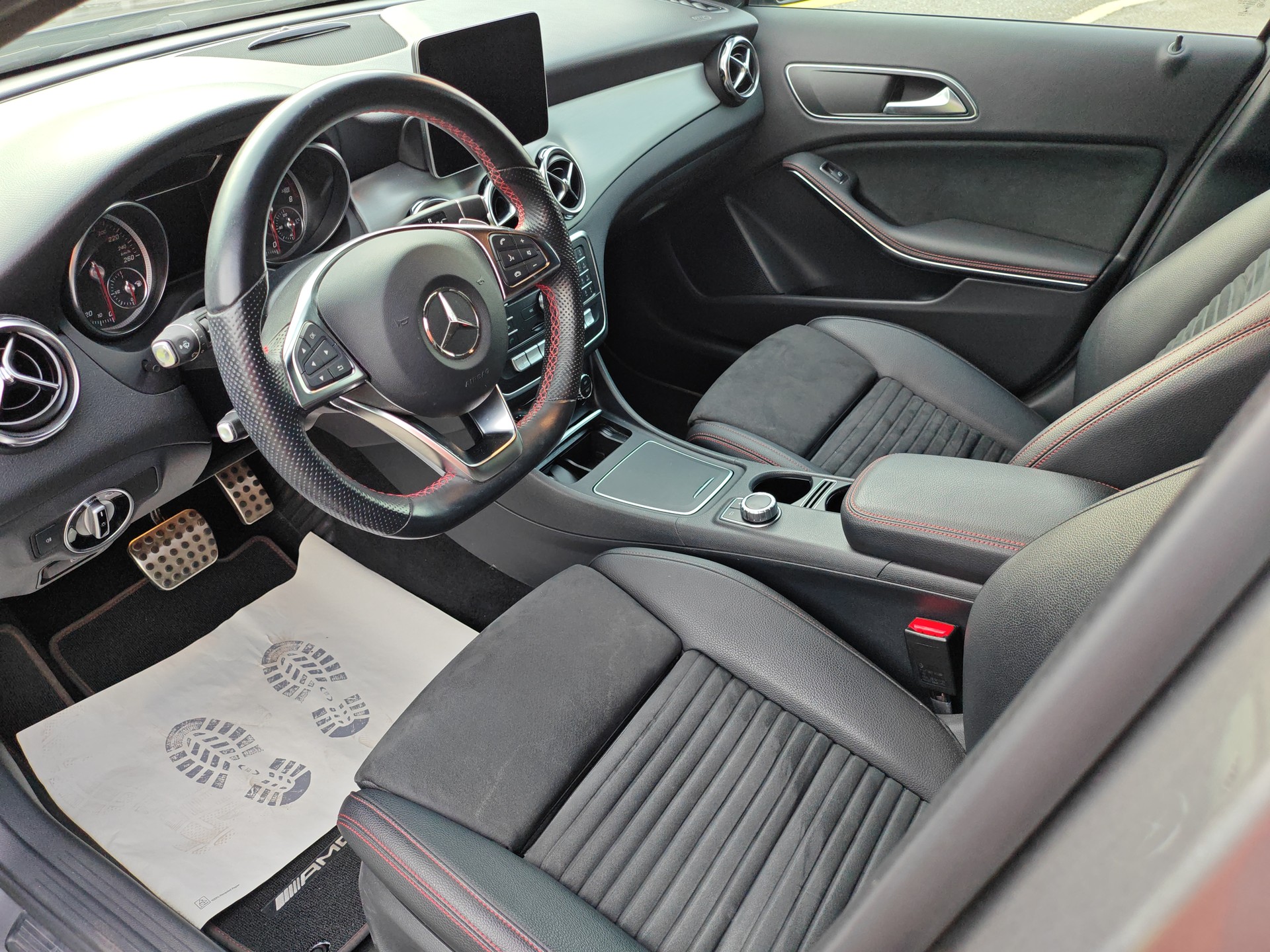 MERCEDES-BENZ GLA 200 AMG Line 7G-DCT [Expertise du jour + Garantie 12 mois + Service & Immat. Offerts]-image-13