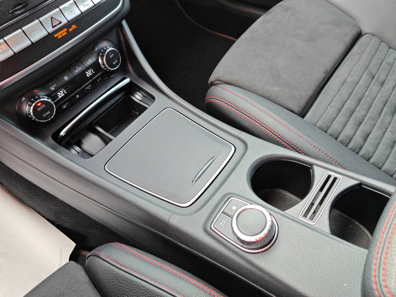 MERCEDES-BENZ GLA 200 AMG Line 7G-DCT [Expertise du jour + Garantie 12 mois + Service & Immat. Offerts]-image-11