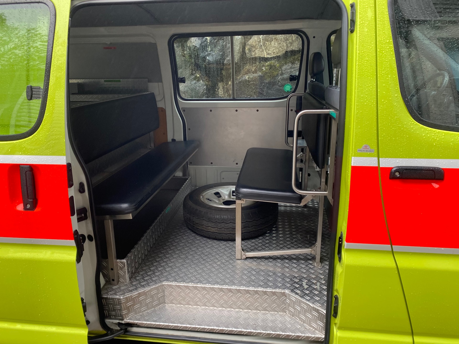TOYOTA Hiace 2.4 Kombi 4x4 LWB-image-10