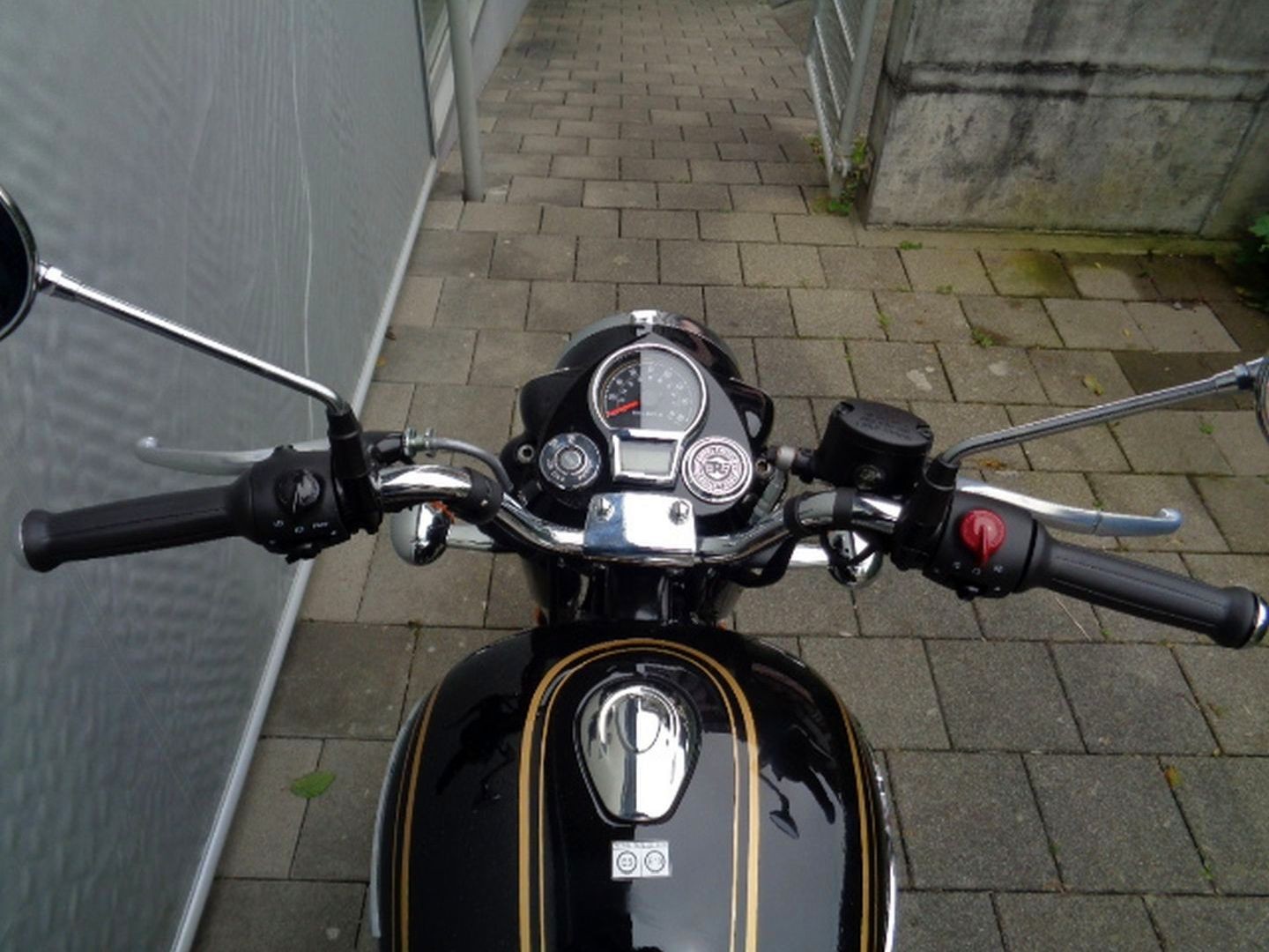 ROYAL ENFIELD BULLET 350 E5-image-9