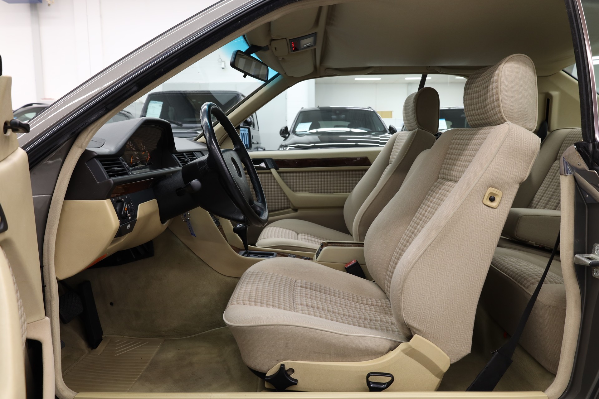 MERCEDES-BENZ 300 CE Sportline-image-14