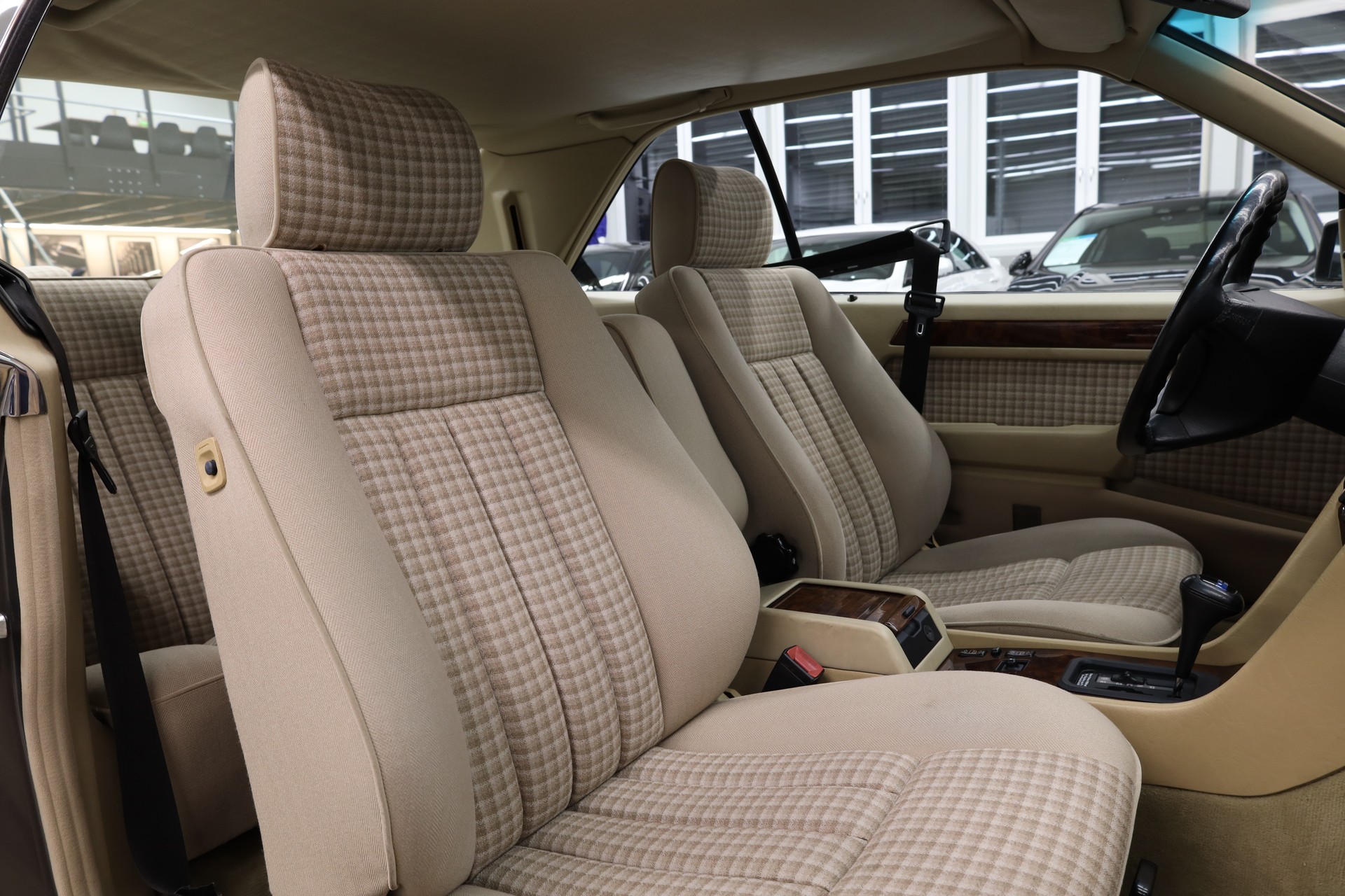 MERCEDES-BENZ 300 CE Sportline-image-16
