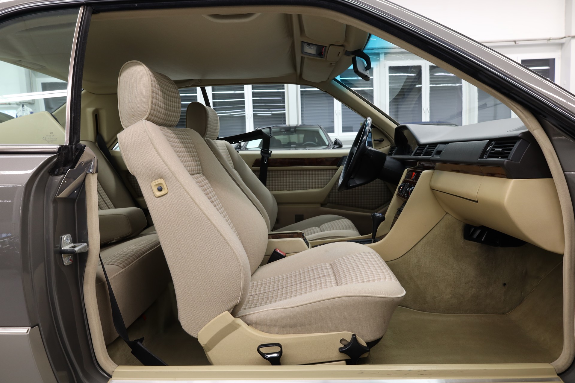 MERCEDES-BENZ 300 CE Sportline-image-15