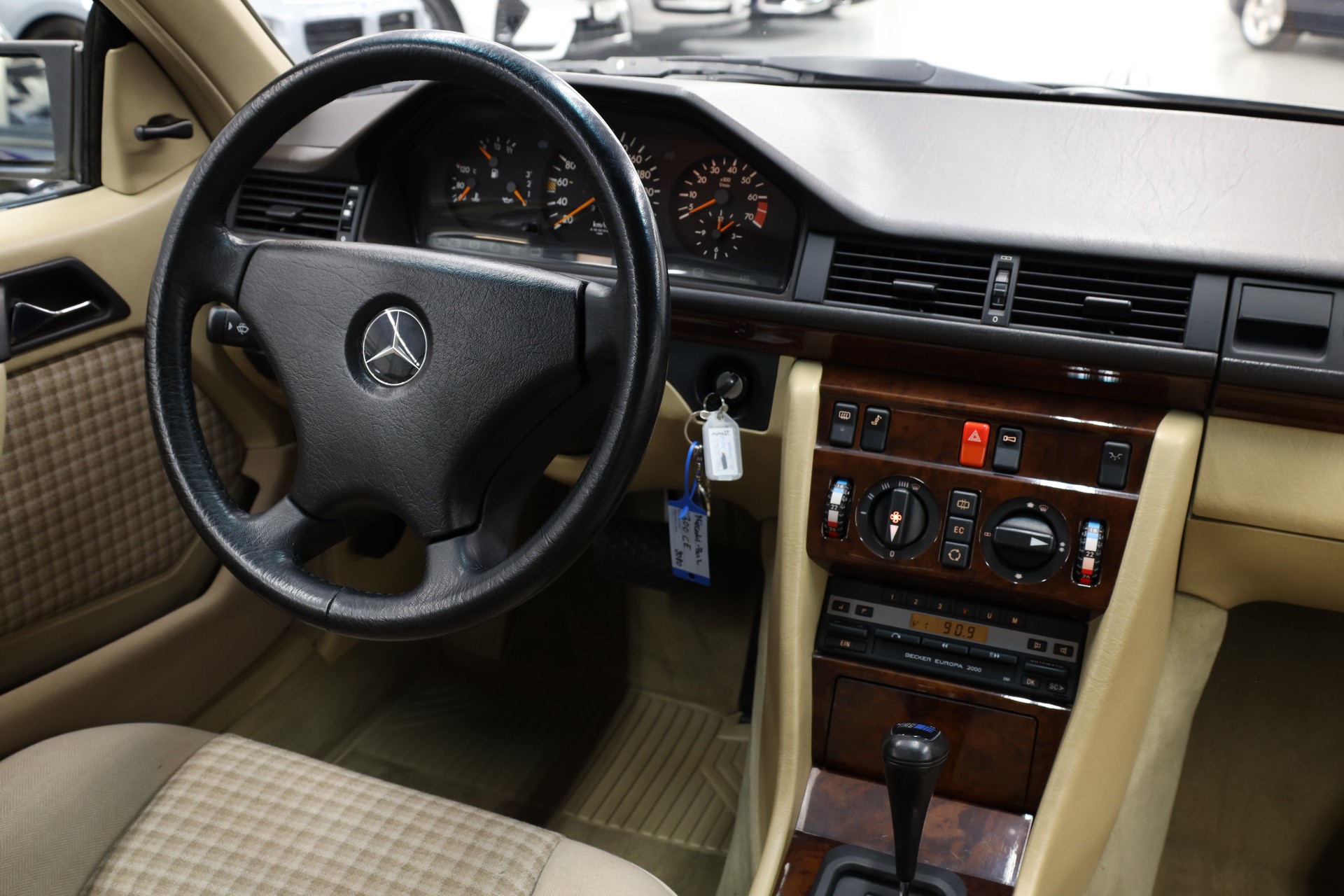 MERCEDES-BENZ 300 CE Sportline-image-19
