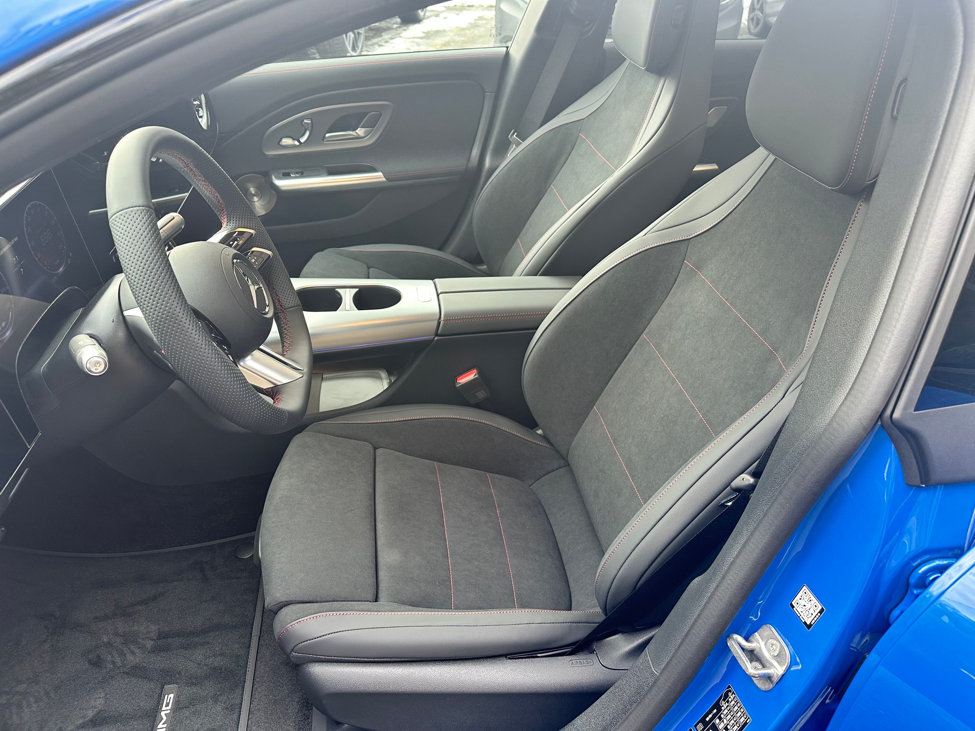 MERCEDES-BENZ CLA 350 AMG Line 4matic-image-10