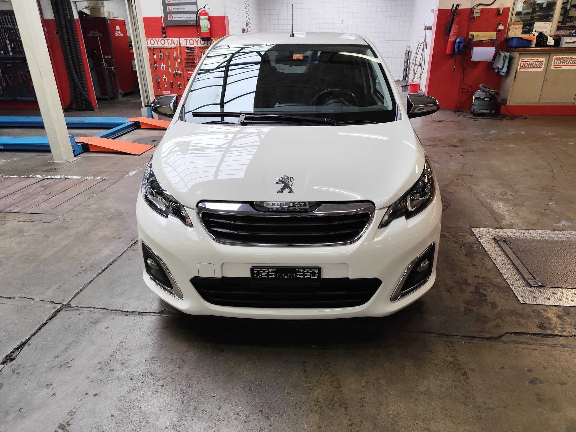 PEUGEOT 108 1.0 VTi Style