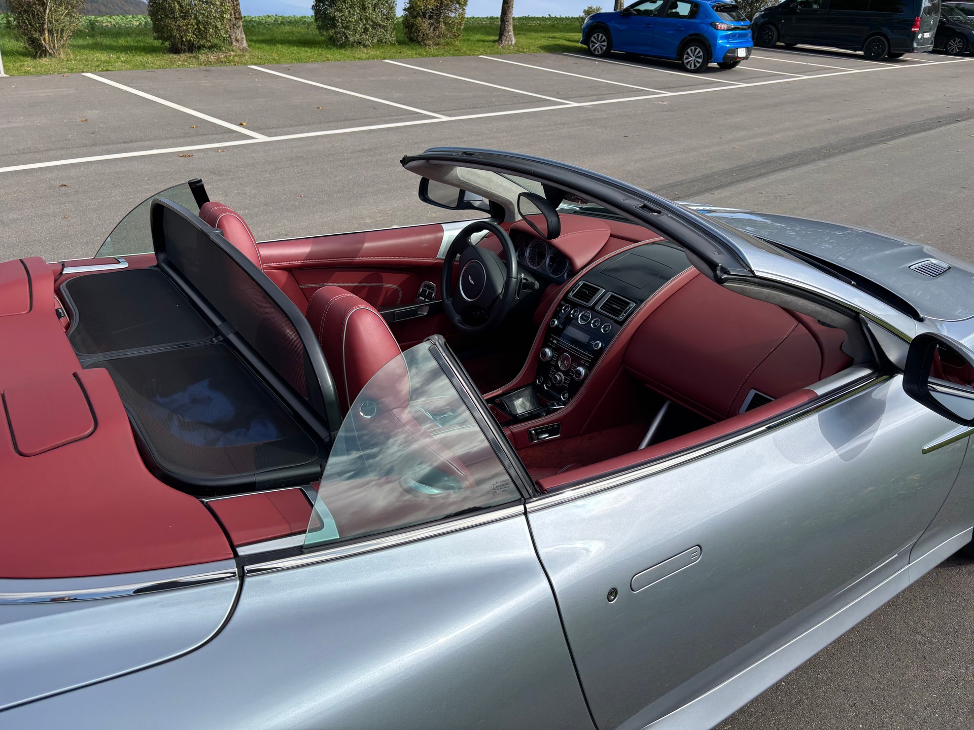 ASTON MARTIN DB9 Volante Touchtronic 2-image-10