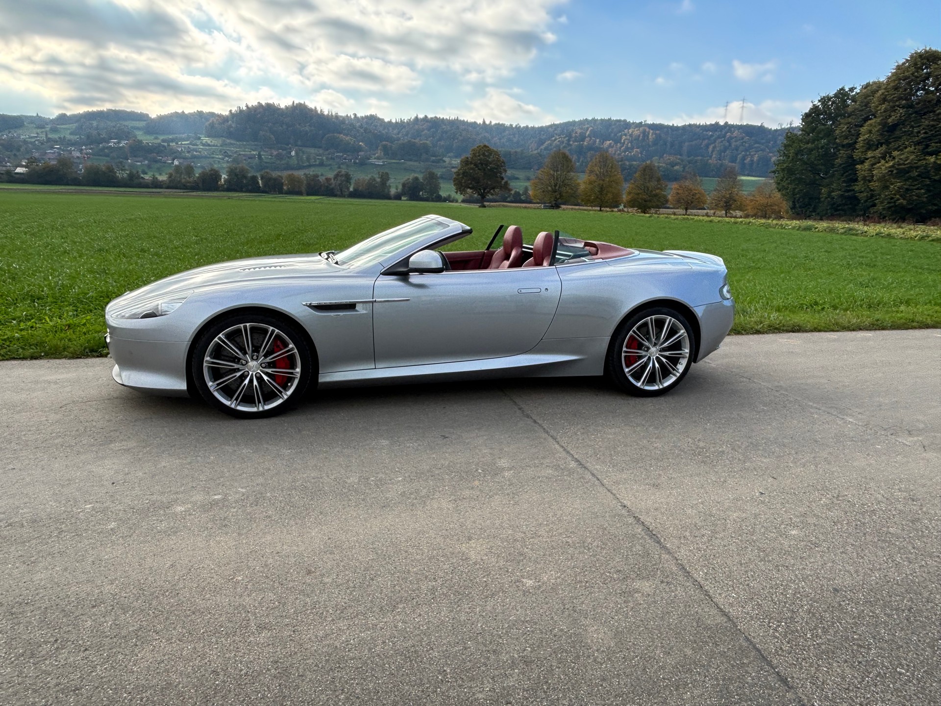 ASTON MARTIN DB9 Volante Touchtronic 2-image-1
