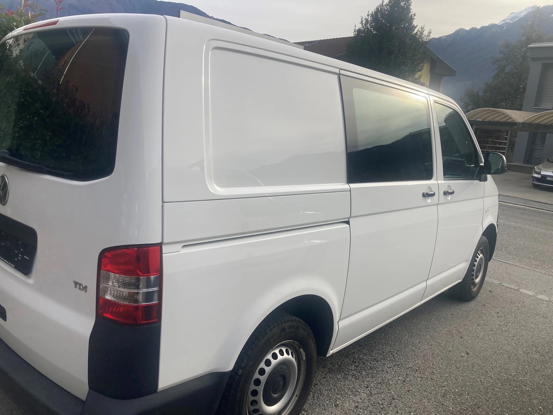 VW T5 2.0 TDI-image-4