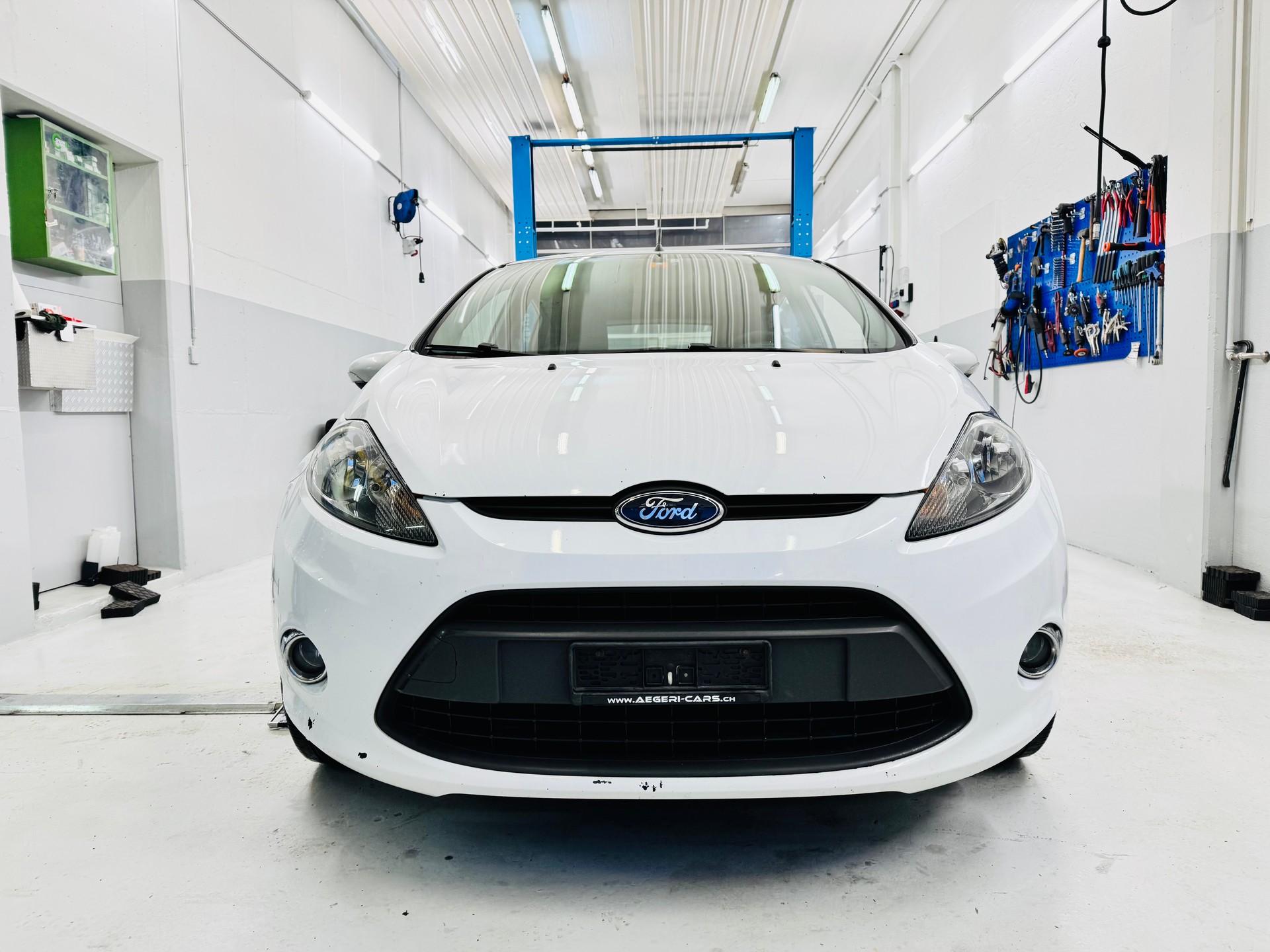 FORD Fiesta 1.4 16V Titanium-showroom-element-1