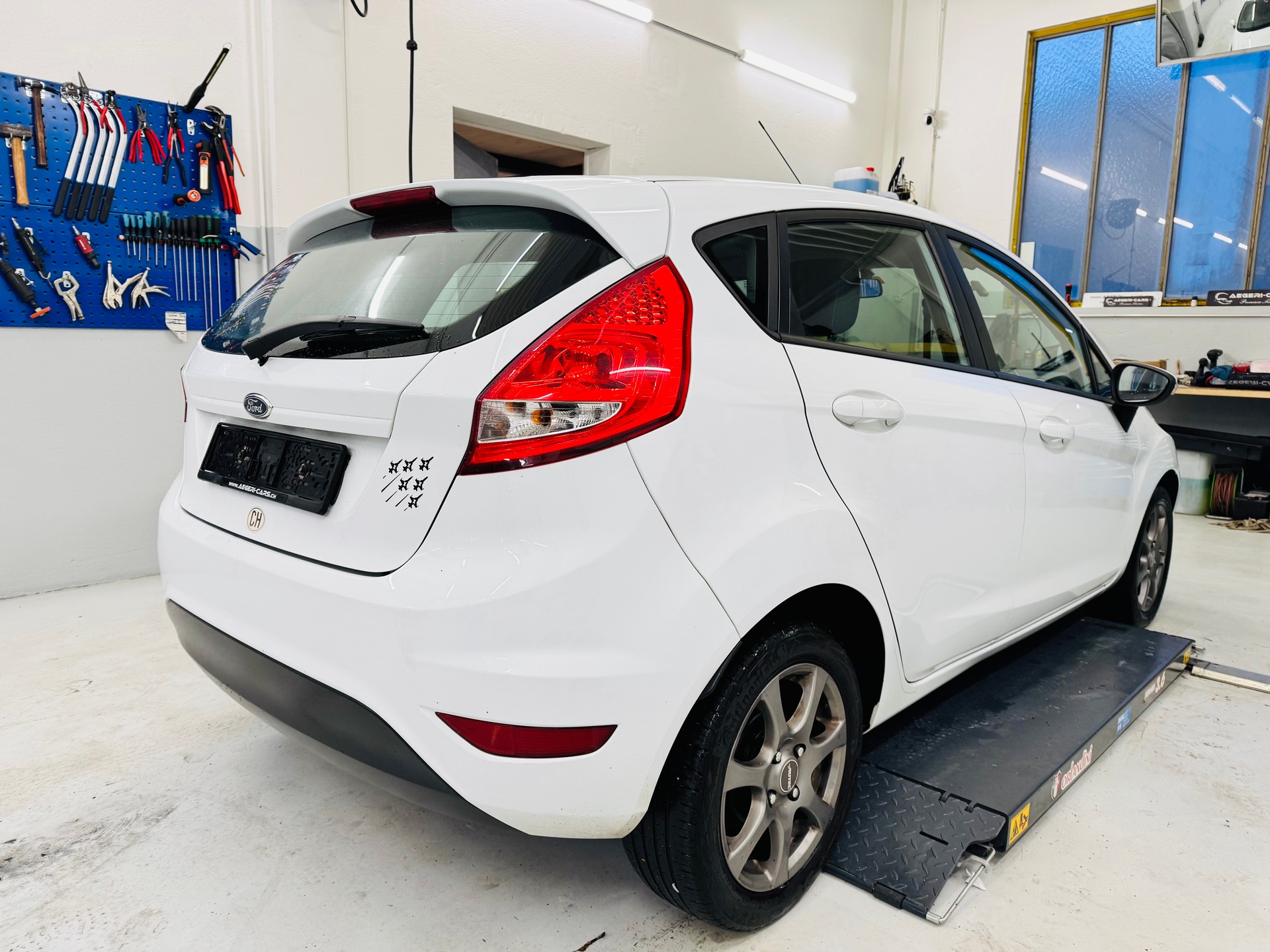 FORD Fiesta 1.4 16V Titanium-image-4