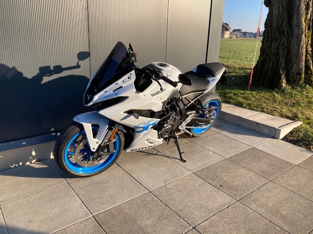 SUZUKI GSX 8 R-image-4