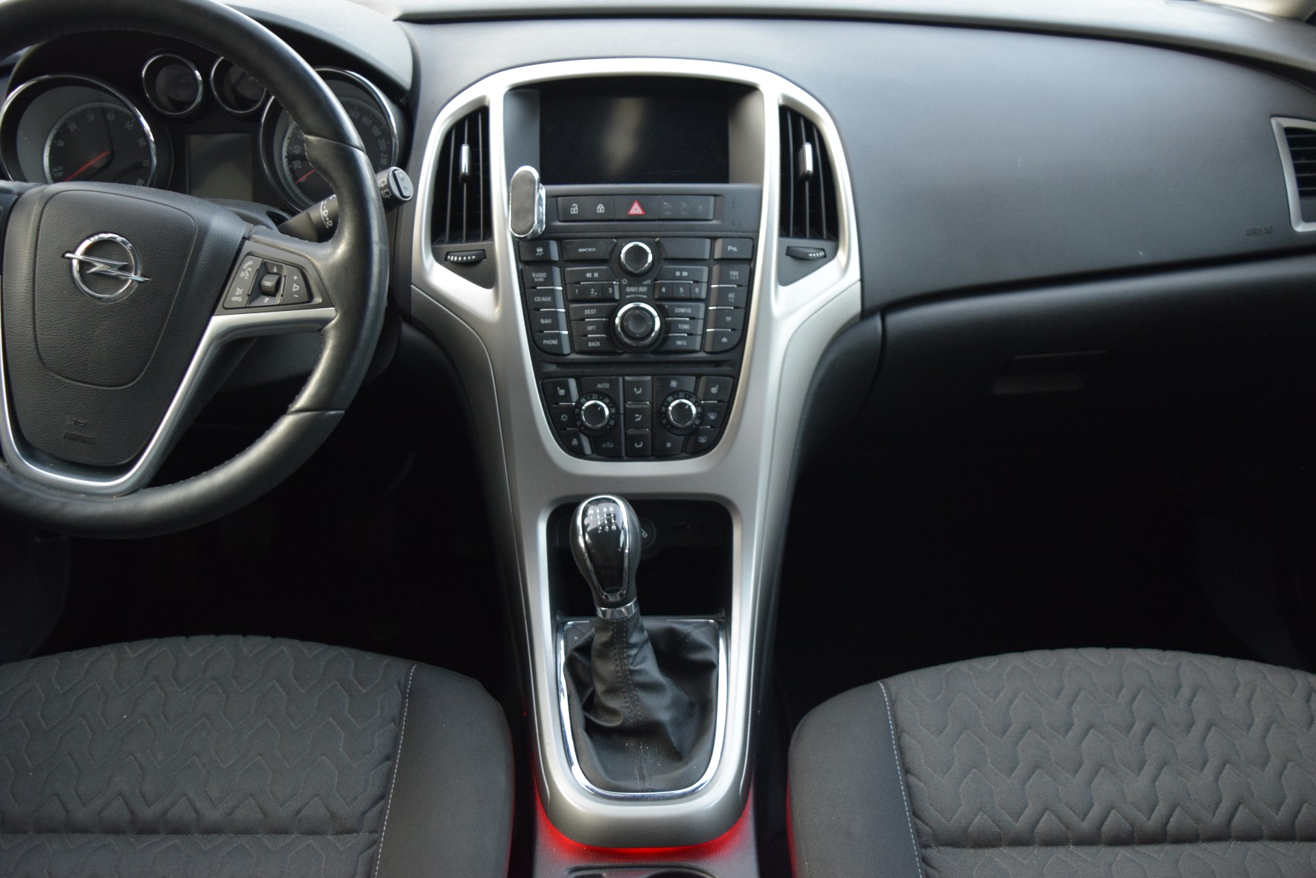 OPEL Astra SportsTourer 1.4i 16V Turbo Drive-image-12