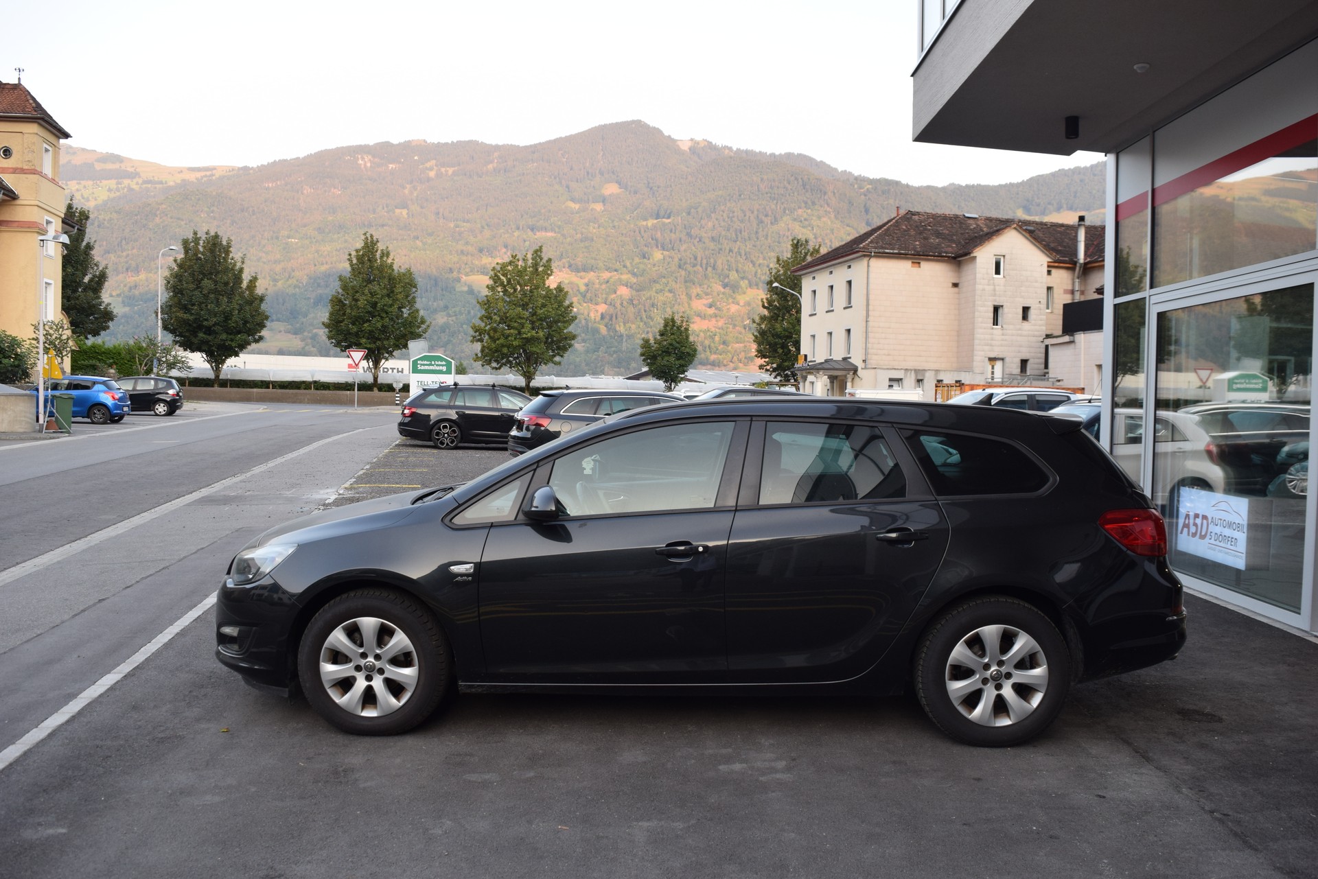 OPEL Astra SportsTourer 1.4i 16V Turbo Drive-showroom-element-3
