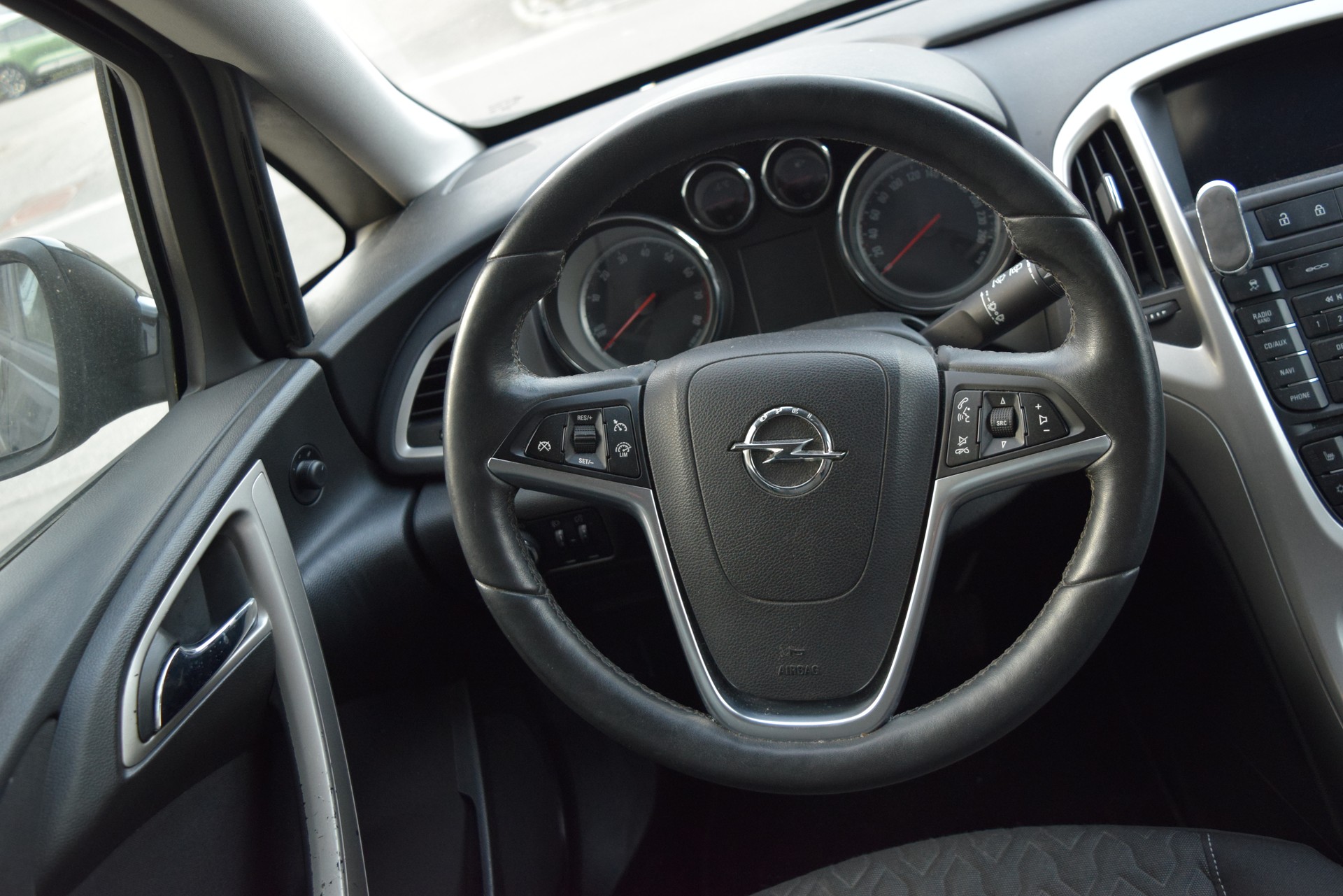 OPEL Astra SportsTourer 1.4i 16V Turbo Drive-image-13