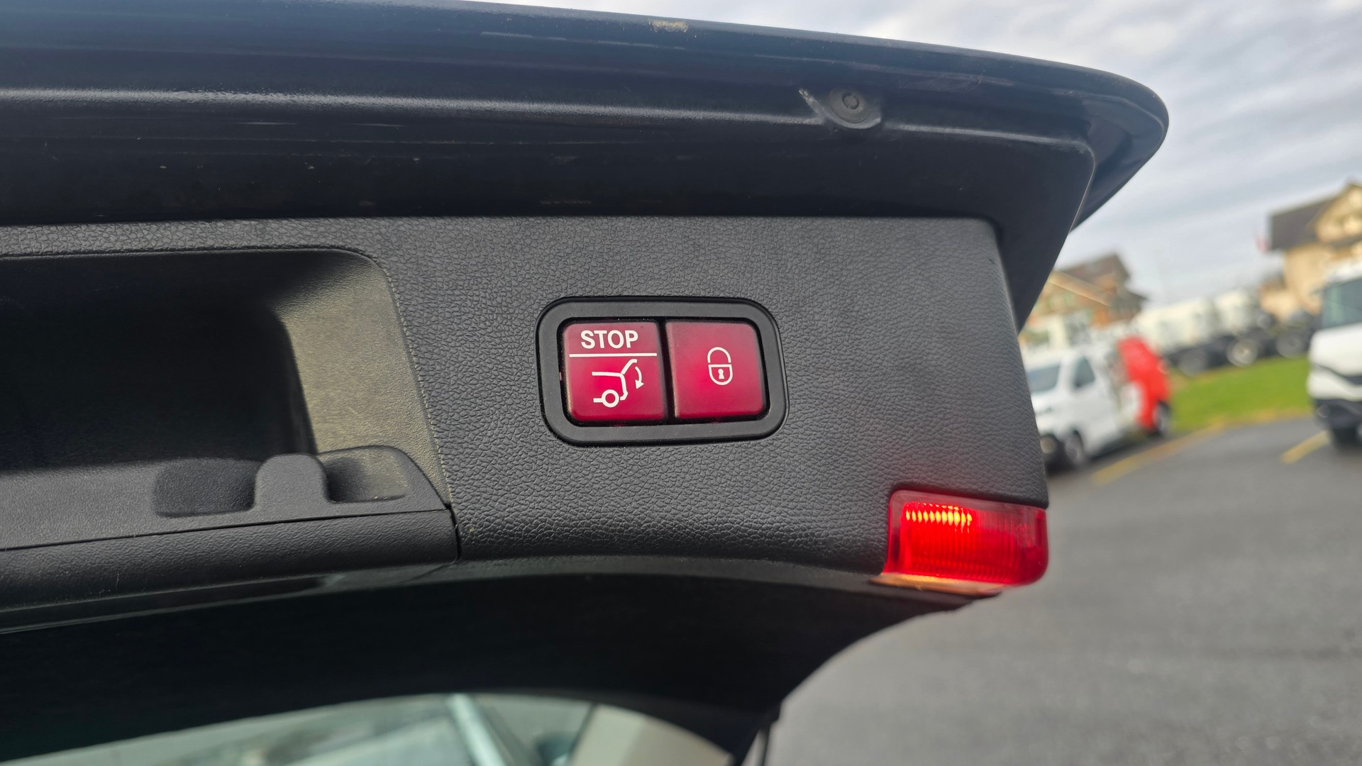 MERCEDES-BENZ E 250 BlueTEC 4Matic 7G-Tronic-image-8