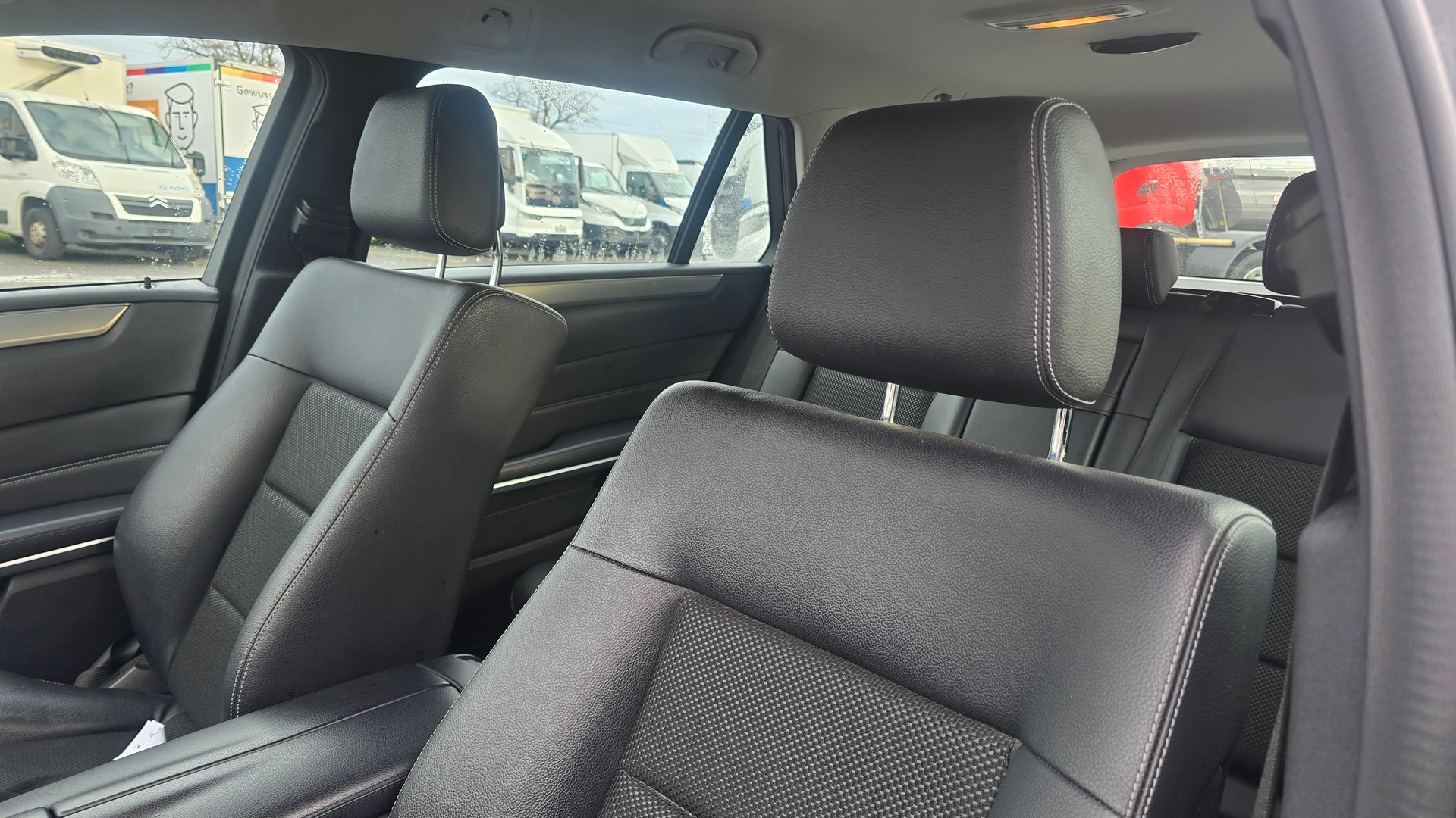 MERCEDES-BENZ E 250 BlueTEC 4Matic 7G-Tronic-image-13